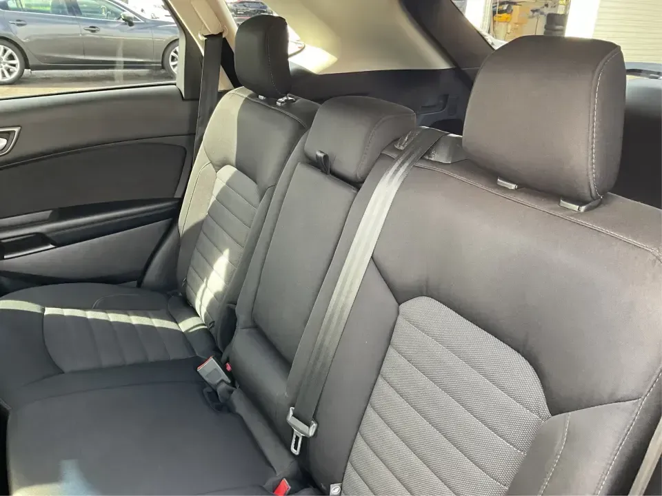 2016 Ford Edge SE (2FMPK4G9XGB) with an EcoBoost 2L I-4 gasoline direct injection engine, 6A transmission, located at 1099 N County Rd 25A, Troy, OH, 45373, (937) 908-9800, 40.057079, -84.212883 - Rev up your lifestyle with the perfect blend of style, comfort, and utility that the 2016 Ford Edge SE offers! If you're looking for a reliable SUV that seamlessly fits into your busy life-whether it's taking the kids to school, embarking on family adventures, or handling your daily commute-this veh - Photo#10