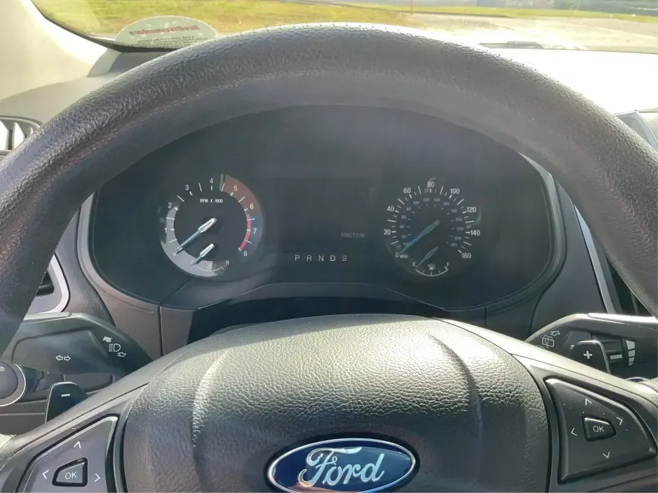 2016 Ford Edge SE (2FMPK4G9XGB) with an EcoBoost 2L I-4 gasoline direct injection engine, 6A transmission, located at 1099 N County Rd 25A, Troy, OH, 45373, (937) 908-9800, 40.057079, -84.212883 - Rev up your lifestyle with the perfect blend of style, comfort, and utility that the 2016 Ford Edge SE offers! If you're looking for a reliable SUV that seamlessly fits into your busy life-whether it's taking the kids to school, embarking on family adventures, or handling your daily commute-this veh - Photo#15