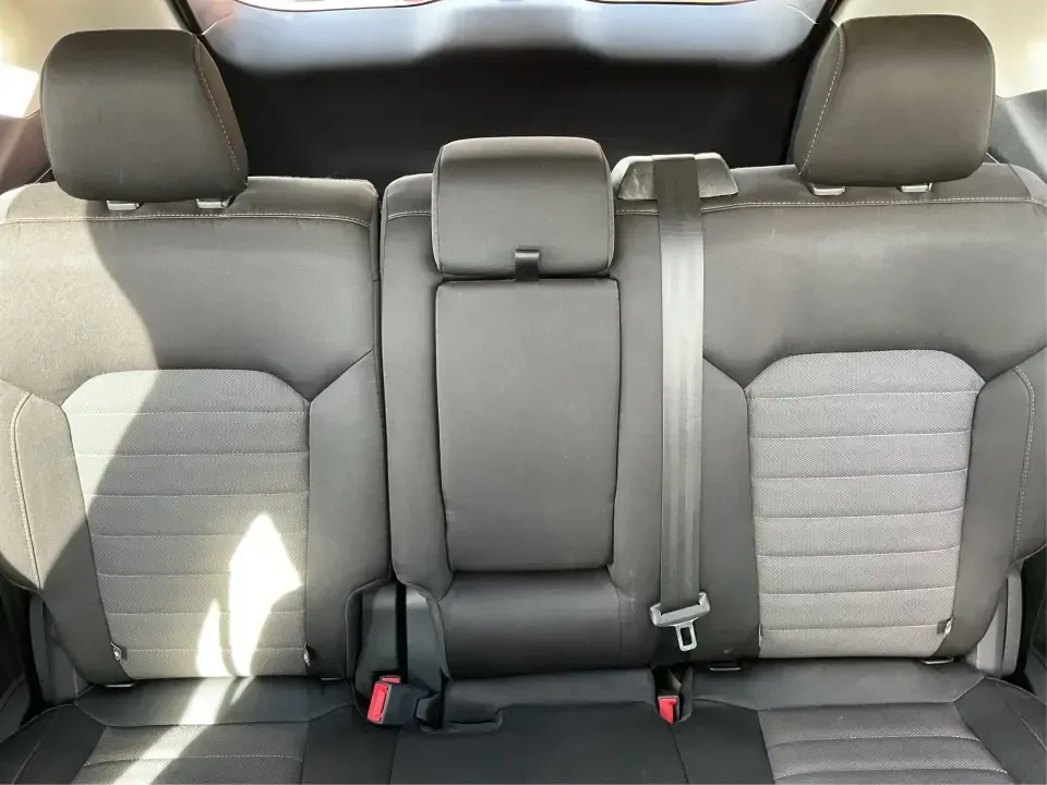 2016 Ford Edge SE (2FMPK4G9XGB) with an EcoBoost 2L I-4 gasoline direct injection engine, 6A transmission, located at 1230 East Main St, Xenia, OH, 45385, (937) 908-9800, 39.688026, -83.910172 - Rev up your lifestyle with the perfect blend of style, comfort, and utility that the 2016 Ford Edge SE offers! If you're looking for a reliable SUV that seamlessly fits into your busy life-whether it's taking the kids to school, embarking on family adventures, or handling your daily commute-this veh - Photo#14