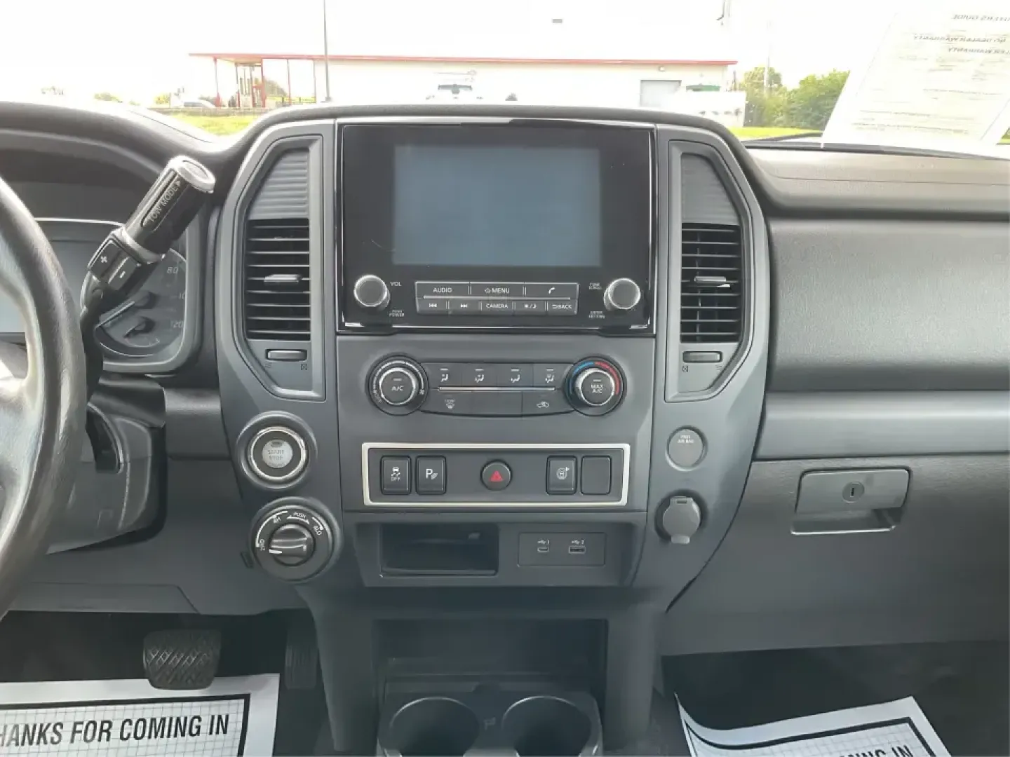 2021 Nissan TITAN Crew Cab S 4x4 (1N6AA1EC4MN) with an Endurance 5.6L V-8 gasoline direct injection engine, 9A transmission, located at 401 Woodman Dr, Riverside, OH, 45431, (937) 908-9800, 39.760899, -84.123421 - Discover ultimate versatility and rugged capability with this 2021 Nissan TITAN Crew Cab S 4x4, now available at Advantage Car and Credit in Piqua, OH. Whether you're navigating the bustling streets of Piqua or heading out for weekend adventures, this truck is designed to adapt to your lifestyle. Pe - Photo#12