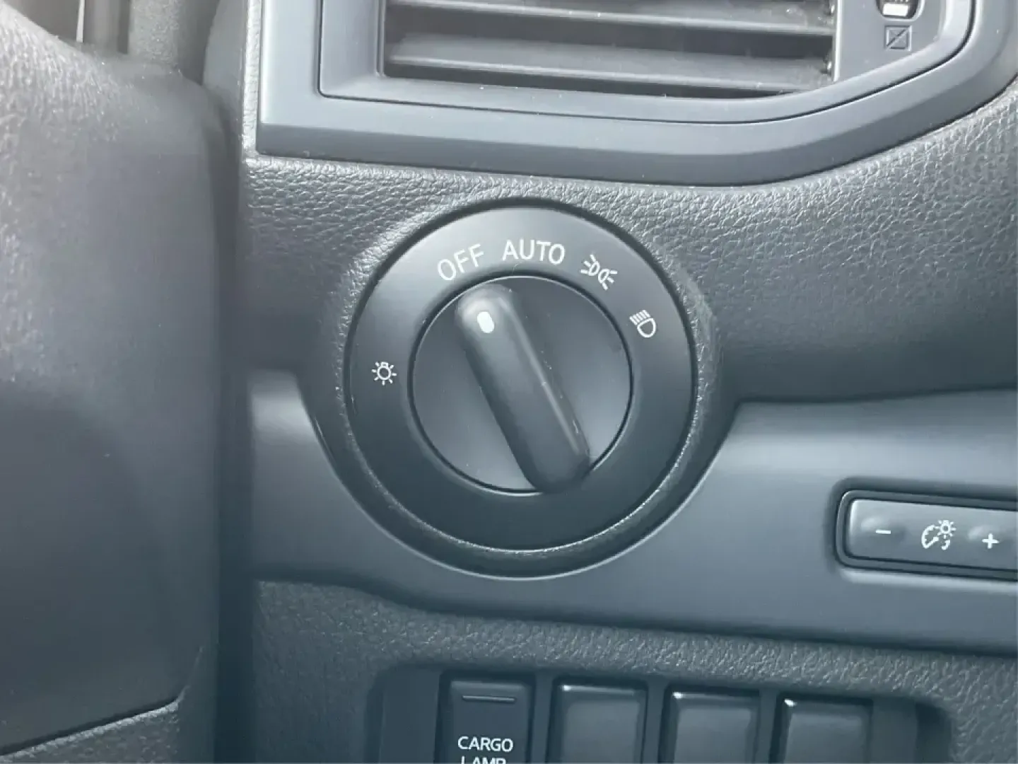 2021 Nissan TITAN Crew Cab S 4x4 (1N6AA1EC4MN) with an Endurance 5.6L V-8 gasoline direct injection engine, 9A transmission, located at 401 Woodman Dr, Riverside, OH, 45431, (937) 908-9800, 39.760899, -84.123421 - Discover ultimate versatility and rugged capability with this 2021 Nissan TITAN Crew Cab S 4x4, now available at Advantage Car and Credit in Piqua, OH. Whether you're navigating the bustling streets of Piqua or heading out for weekend adventures, this truck is designed to adapt to your lifestyle. Pe - Photo#16