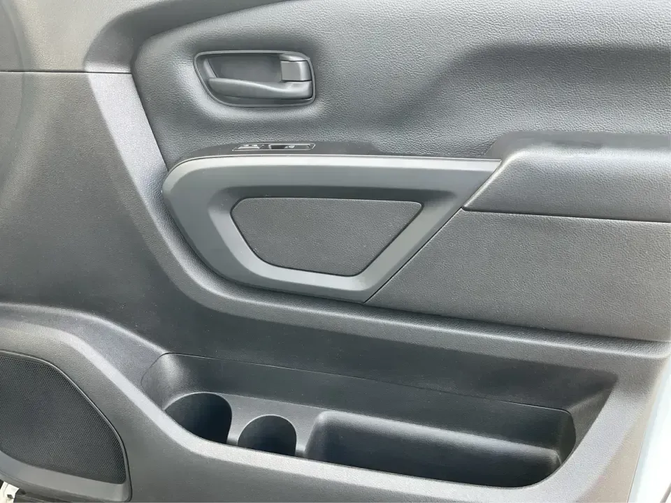 2021 Nissan TITAN Crew Cab S 4x4 (1N6AA1EC4MN) with an Endurance 5.6L V-8 gasoline direct injection engine, 9A transmission, located at 1099 N County Rd 25A, Troy, OH, 45373, (937) 908-9800, 40.057079, -84.212883 - Discover ultimate versatility and rugged capability with this 2021 Nissan TITAN Crew Cab S 4x4, now available at Advantage Car and Credit in Piqua, OH. Whether you're navigating the bustling streets of Piqua or heading out for weekend adventures, this truck is designed to adapt to your lifestyle. Pe - Photo#18