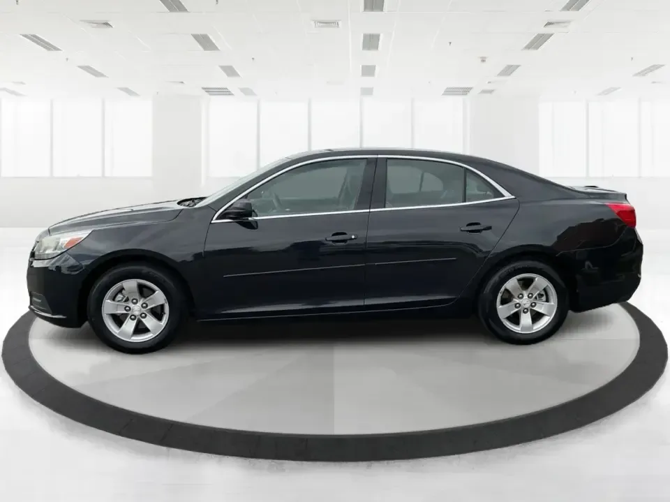 2014 Chevrolet Malibu 1LS (1G11B5SLXEF) with an ECOTEC 2.5L I-4 gasoline direct injection engine, 6-Speed Automatic transmission, located at 8750 N County Rd 25A, Piqua, OH, 45356, (937) 908-9800, 40.164391, -84.232513 - **Discover Your Next Adventure with the 2014 Chevrolet Malibu at Advantage Car and Credit - Vandalia!**<br /> <br /> Are you on the lookout for a reliable, stylish vehicle that fits seamlessly into your busy lifestyle? Look no further! The 2014 Chevrolet Malibu 1LS is your perfect companion for dail - Photo#5