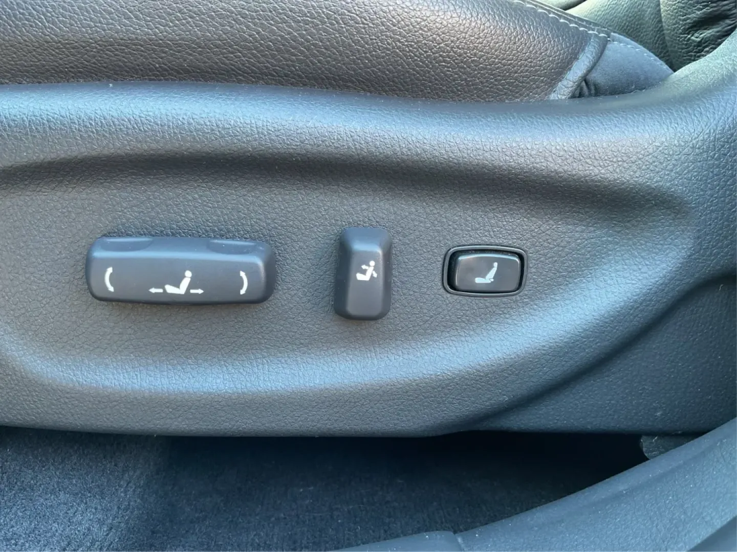 2014 Kia Sorento LX (5XYKTDA61EG) with an 2.4L I-4 gasoline direct injection engine, located at 880 E. National Road, Vandalia, OH, 45377, (937) 908-9800, 39.891918, -84.183594 - **Adventure Awaits with the 2014 Kia Sorento LX Perfect for Families and Road Warriors Alike!**<br /> <br /> At Advantage Car and Credit - Vandalia, we understand that your vehicle is more than just a mode of transportation; it's an essential part of your lifestyle. If you're looking for a versatil - Photo#17