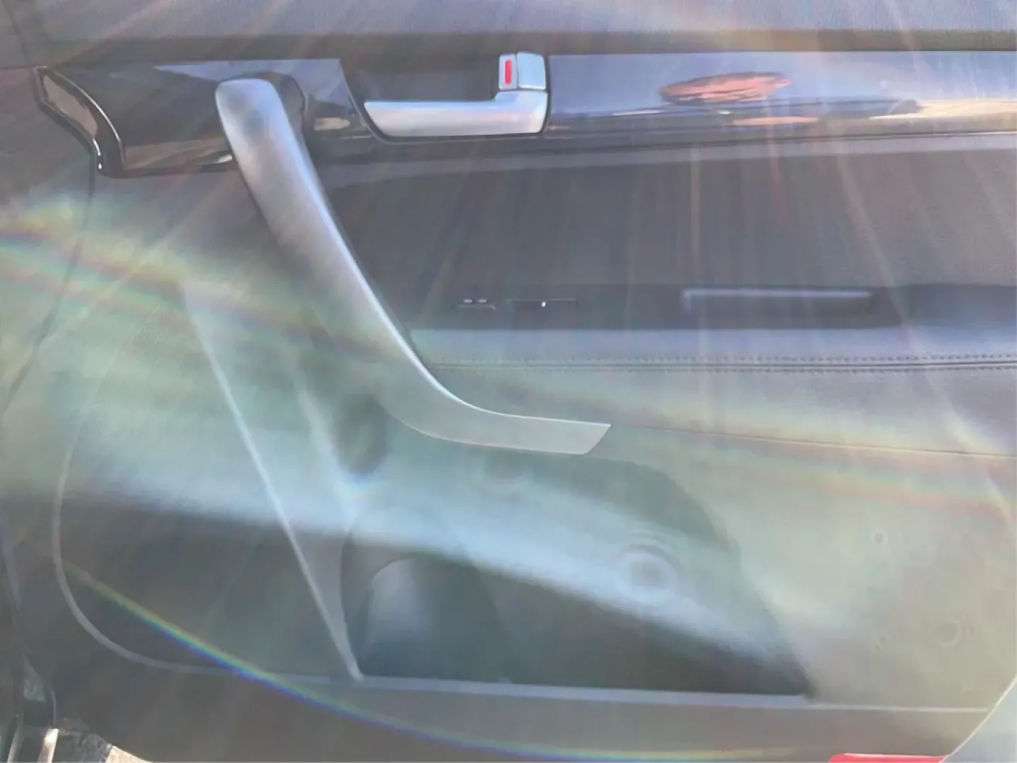 2014 Kia Sorento LX (5XYKTDA61EG) with an 2.4L I-4 gasoline direct injection engine, located at 880 E. National Road, Vandalia, OH, 45377, (937) 908-9800, 39.891918, -84.183594 - **Adventure Awaits with the 2014 Kia Sorento LX Perfect for Families and Road Warriors Alike!**<br /> <br /> At Advantage Car and Credit - Vandalia, we understand that your vehicle is more than just a mode of transportation; it's an essential part of your lifestyle. If you're looking for a versatil - Photo#19