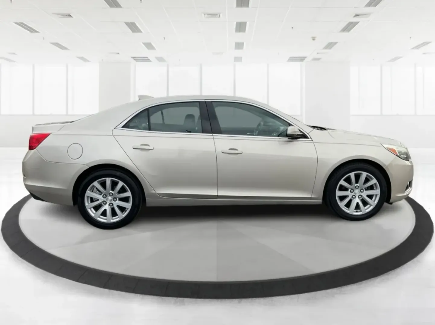 2015 Chevrolet Malibu 2LT (1G11D5SL3FF) with an ECOTEC 2.5L I-4 gasoline direct injection engine, located at 4508 South Dixie Dr, Moraine, OH, 45439, (937) 908-9800, 39.689976, -84.218452 - Experience the joy of driving with the 2015 Chevrolet Malibu 2LT, the perfect sedan for busy professionals, growing families, and anyone seeking a reliable ride for their daily adventures. Whether you're commuting to work, shuttling kids to school, or embarking on weekend trips, this sleek sedan, wi - Photo#1