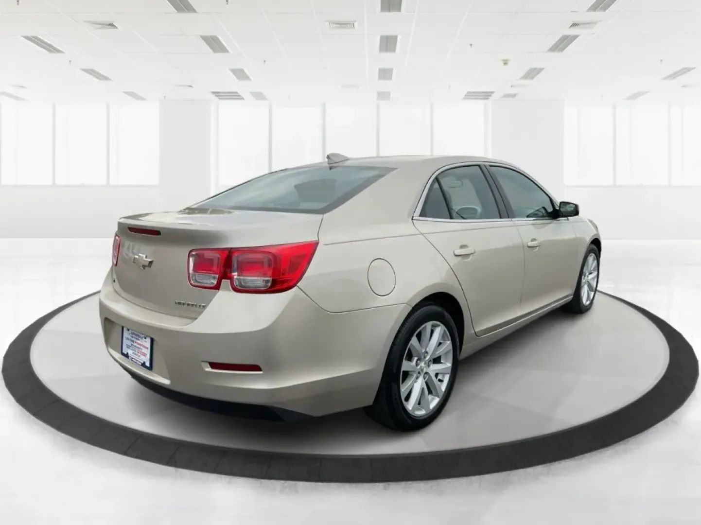 2015 Chevrolet Malibu 2LT (1G11D5SL3FF) with an ECOTEC 2.5L I-4 gasoline direct injection engine, located at 4508 South Dixie Dr, Moraine, OH, 45439, (937) 908-9800, 39.689976, -84.218452 - Experience the joy of driving with the 2015 Chevrolet Malibu 2LT, the perfect sedan for busy professionals, growing families, and anyone seeking a reliable ride for their daily adventures. Whether you're commuting to work, shuttling kids to school, or embarking on weekend trips, this sleek sedan, wi - Photo#2