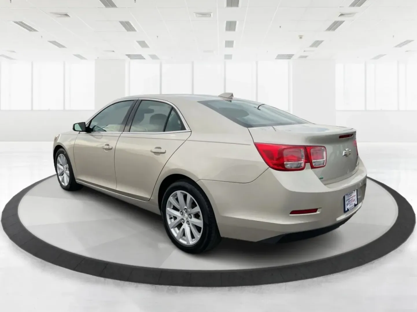 2015 Chevrolet Malibu 2LT (1G11D5SL3FF) with an ECOTEC 2.5L I-4 gasoline direct injection engine, located at 4508 South Dixie Dr, Moraine, OH, 45439, (937) 908-9800, 39.689976, -84.218452 - Experience the joy of driving with the 2015 Chevrolet Malibu 2LT, the perfect sedan for busy professionals, growing families, and anyone seeking a reliable ride for their daily adventures. Whether you're commuting to work, shuttling kids to school, or embarking on weekend trips, this sleek sedan, wi - Photo#4