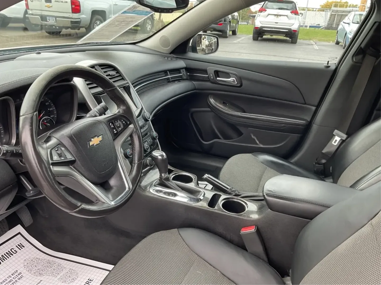 2015 Chevrolet Malibu 2LT (1G11D5SL3FF) with an ECOTEC 2.5L I-4 gasoline direct injection engine, located at 4508 South Dixie Dr, Moraine, OH, 45439, (937) 908-9800, 39.689976, -84.218452 - Experience the joy of driving with the 2015 Chevrolet Malibu 2LT, the perfect sedan for busy professionals, growing families, and anyone seeking a reliable ride for their daily adventures. Whether you're commuting to work, shuttling kids to school, or embarking on weekend trips, this sleek sedan, wi - Photo#9