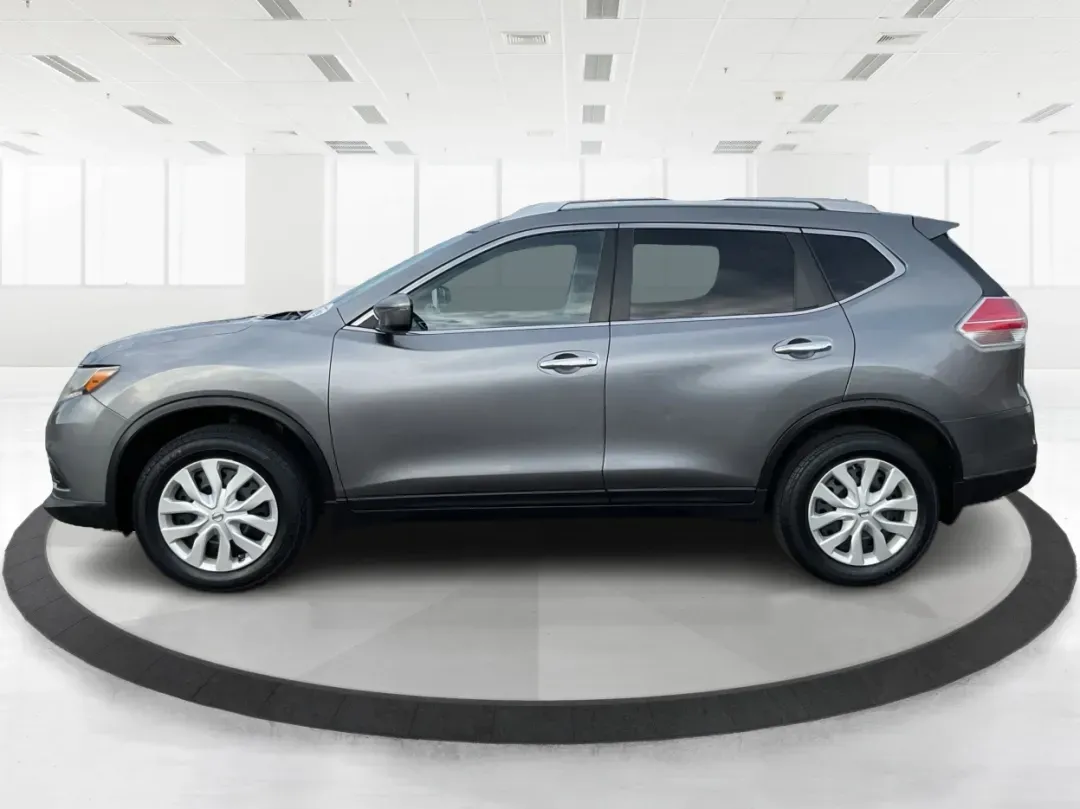 2016 Nissan Rogue S (KNMAT2MV7GP) with an 2.5L I-4 DOHC engine, located at 1184 Kauffman Ave, Fairborn, OH, 45324, (937) 908-9800, 39.807072, -84.030914 - **Explore New Horizons with the 2016 Nissan Rogue: Your Ideal Adventure Companion!**<br /> <br /> Are you ready to elevate your driving experience and embark on new adventures? Look no further than this stunning 2016 Nissan Rogue, perfect for family outings, weekend getaways, or those long commutes - Photo#5