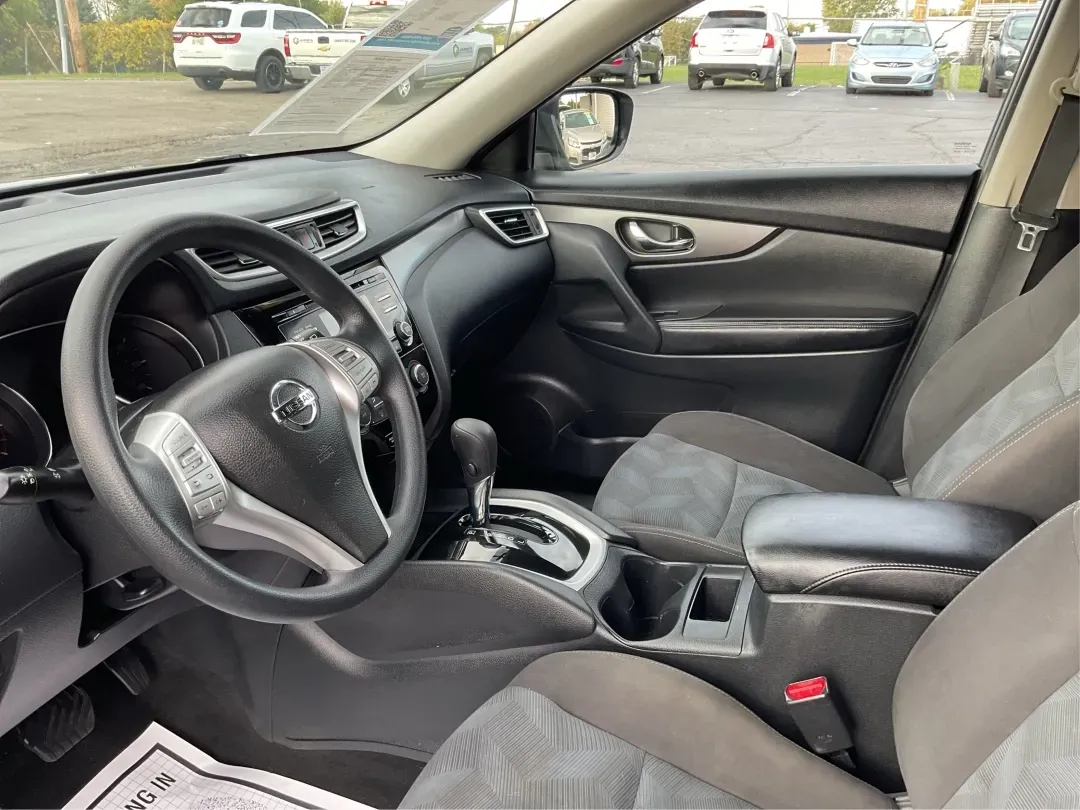 2016 Nissan Rogue S (KNMAT2MV7GP) with an 2.5L I-4 DOHC engine, located at 1184 Kauffman Ave, Fairborn, OH, 45324, (937) 908-9800, 39.807072, -84.030914 - **Explore New Horizons with the 2016 Nissan Rogue: Your Ideal Adventure Companion!**<br /> <br /> Are you ready to elevate your driving experience and embark on new adventures? Look no further than this stunning 2016 Nissan Rogue, perfect for family outings, weekend getaways, or those long commutes - Photo#9