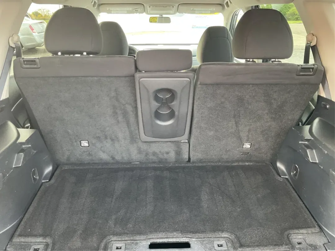 2016 Nissan Rogue S (KNMAT2MV7GP) with an 2.5L I-4 DOHC engine, located at 1184 Kauffman Ave, Fairborn, OH, 45324, (937) 908-9800, 39.807072, -84.030914 - **Explore New Horizons with the 2016 Nissan Rogue: Your Ideal Adventure Companion!**<br /> <br /> Are you ready to elevate your driving experience and embark on new adventures? Look no further than this stunning 2016 Nissan Rogue, perfect for family outings, weekend getaways, or those long commutes - Photo#12