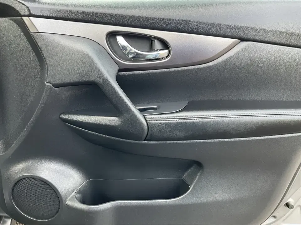 2016 Nissan Rogue S (KNMAT2MV7GP) with an 2.5L I-4 DOHC engine, CVT transmission, located at 1184 Kauffman Ave, Fairborn, OH, 45324, (937) 908-9800, 39.807072, -84.030914 - **Explore New Horizons with the 2016 Nissan Rogue: Your Ideal Adventure Companion!**<br /> <br /> Are you ready to elevate your driving experience and embark on new adventures? Look no further than this stunning 2016 Nissan Rogue, perfect for family outings, weekend getaways, or those long commutes - Photo#18