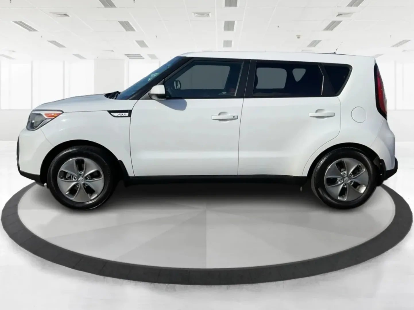 2015 Kia Soul Base (KNDJN2A25F7) with an Other engine, located at 1951 S Dayton Lakeview Rd., New Carlisle, OH, 45344, (937) 908-9800, 39.890999, -84.050255 - Experience the perfect blend of comfort, versatility, and style with the 2015 Kia Soul, available now at Advantage Car and Credit in New Carlisle, OH. Whether you're a busy professional navigating long commutes or a growing family seeking a spacious and safe ride, this vehicle is designed to elevate - Photo#4