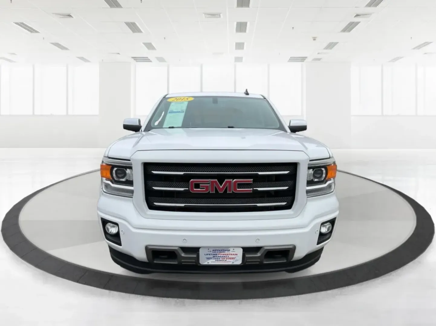 2015 GMC Sierra 1500 SLT (1GTV2VEC7FZ) with an EcoTec3 6.2L V-8 gasoline direct injection engine, located at 1230 East Main St, Xenia, OH, 45385, (937) 908-9800, 39.688026, -83.910172 - **Unlock Your Adventures with the 2015 GMC Sierra 1500 SLT at Advantage Car and Credit - Piqua!**<br /> <br /> If you're seeking a reliable companion for your weekend adventures or a powerful workhorse for everyday tasks, look no further than this stunning 2015 GMC Sierra 1500 SLT. With its robust c - Photo#7