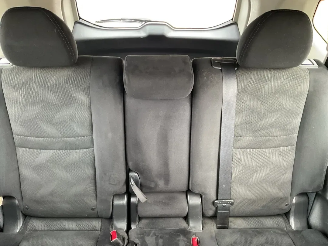 2015 Nissan Rogue SV (5N1AT2MV3FC) with an 2.5L I-4 DOHC engine, located at 401 Woodman Dr, Riverside, OH, 45431, (937) 908-9800, 39.760899, -84.123421 - 2015 Nissan Rogue SV - Photo#13