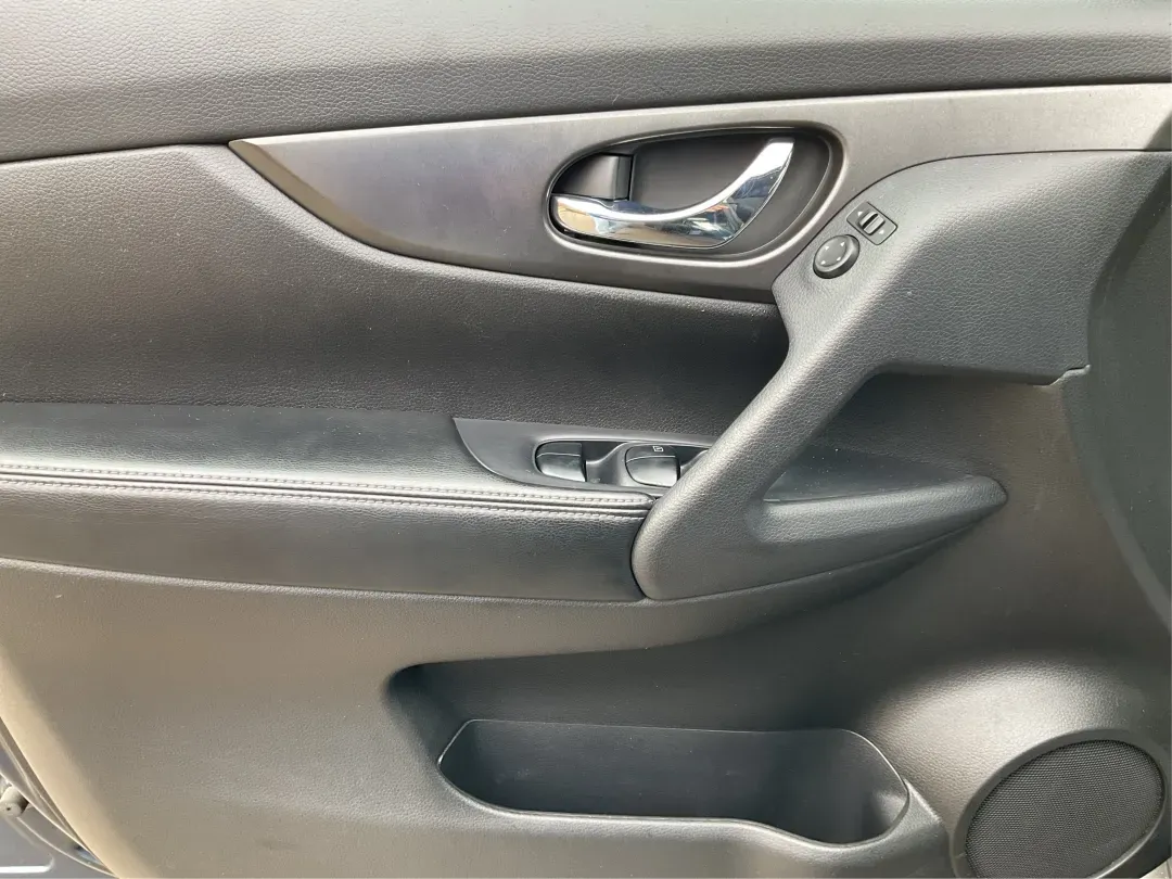 2015 Nissan Rogue SV (5N1AT2MV3FC) with an 2.5L I-4 DOHC engine, located at 401 Woodman Dr, Riverside, OH, 45431, (937) 908-9800, 39.760899, -84.123421 - 2015 Nissan Rogue SV - Photo#17