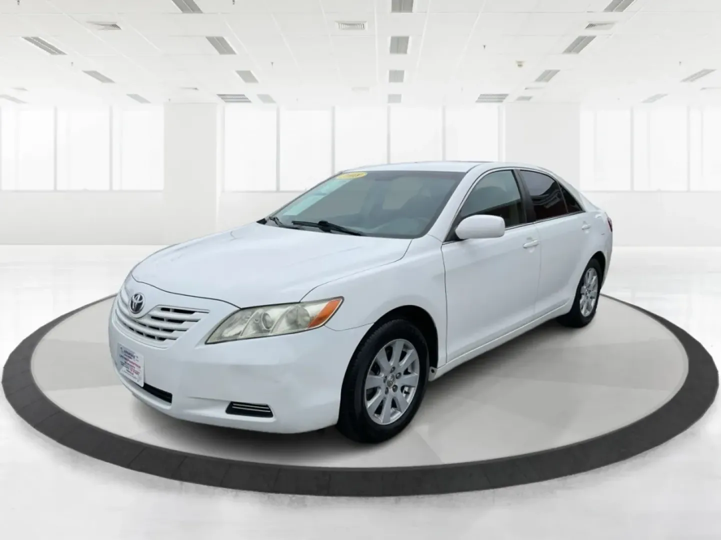 2008 Toyota Camry LE | SE | XLE (4T4BE46K18R) with an 2.4L I-4 DOHC engine, located at 4508 South Dixie Dr, Moraine, OH, 45439, (937) 908-9800, 39.689976, -84.218452 - Are you on the hunt for a reliable sedan that blends comfort and style with unbeatable affordability? Look no further! The 2008 Toyota Camry LE, available at Advantage Car and Credit in Riverside, OH, is the perfect vehicle for anyone seeking a dependable ride for daily commutes or family outings. W - Photo#8