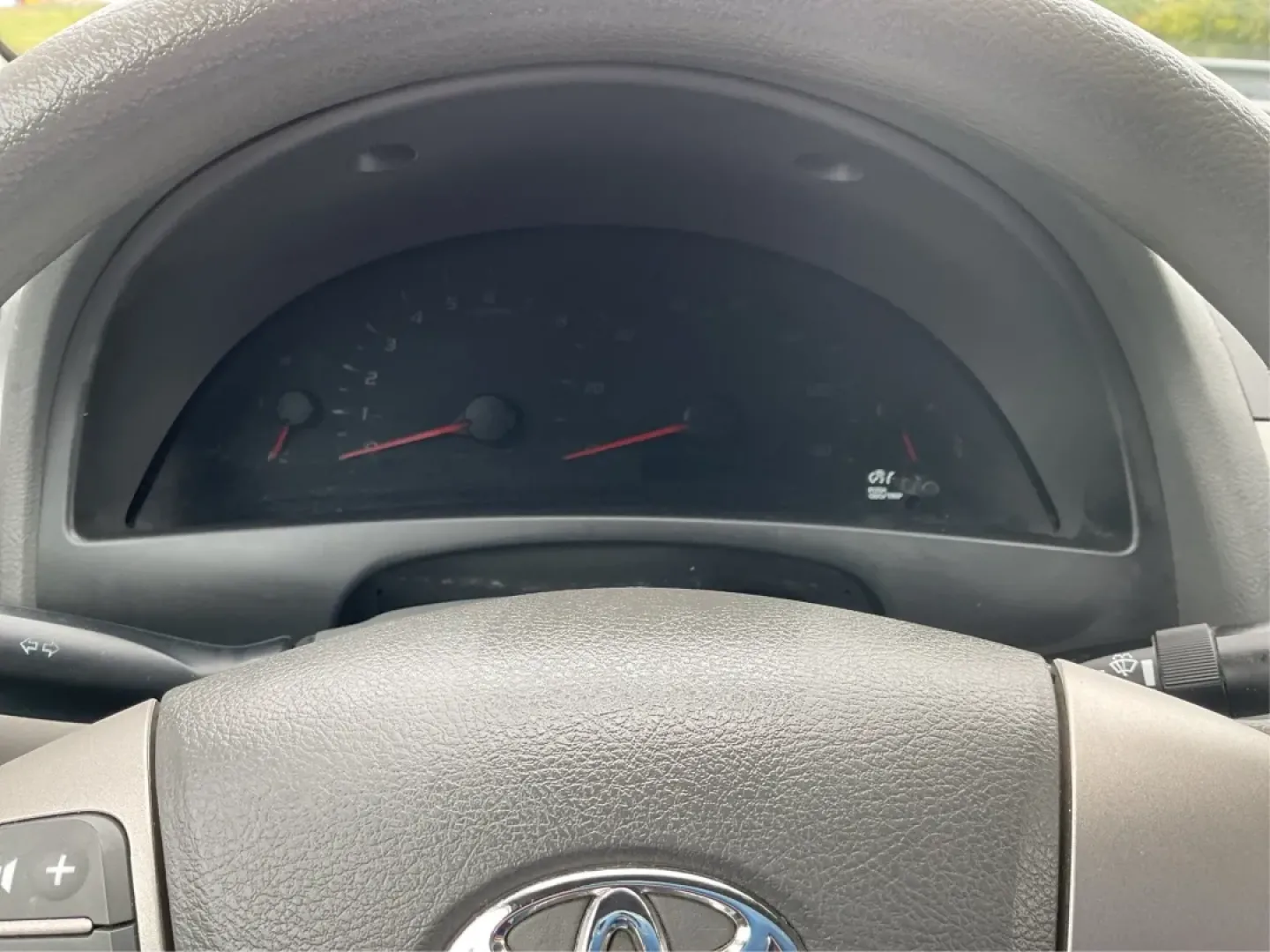 2008 Toyota Camry LE | SE | XLE (4T4BE46K18R) with an 2.4L I-4 DOHC engine, located at 4508 South Dixie Dr, Moraine, OH, 45439, (937) 908-9800, 39.689976, -84.218452 - Are you on the hunt for a reliable sedan that blends comfort and style with unbeatable affordability? Look no further! The 2008 Toyota Camry LE, available at Advantage Car and Credit in Riverside, OH, is the perfect vehicle for anyone seeking a dependable ride for daily commutes or family outings. W - Photo#15