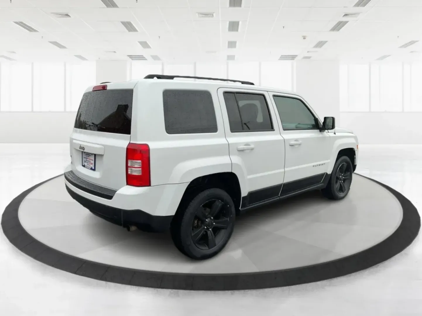 2016 Jeep Patriot Sport (1C4NJRBB5GD) with an 2.4L I-4 DOHC engine, located at 4508 South Dixie Dr, Moraine, OH, 45439, (937) 908-9800, 39.689976, -84.218452 - **Adventure Awaits with this 2016 Jeep Patriot Sport at Advantage Car and Credit - New Carlisle!**<br /> <br /> Are you ready to embrace the road less traveled? Whether you're planning weekend getaways with family or searching for the perfect commuter car that can handle a bit of adventure, this 201 - Photo#2