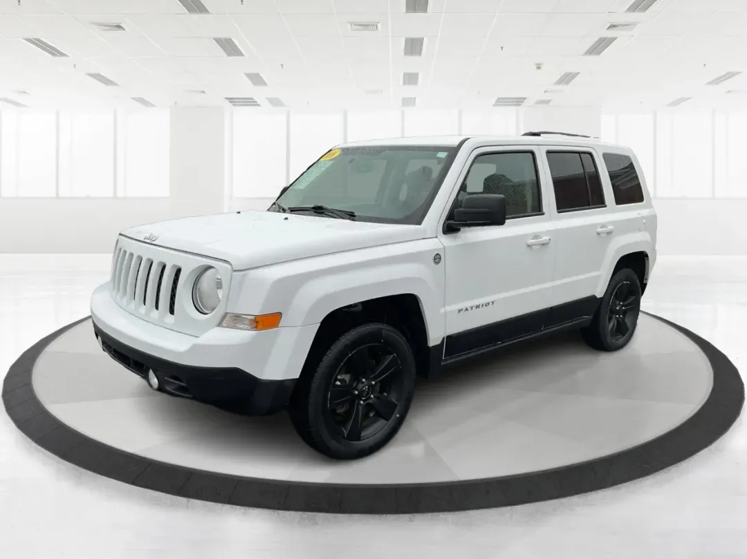 2016 Jeep Patriot Sport (1C4NJRBB5GD) with an 2.4L I-4 DOHC engine, located at 1230 East Main St, Xenia, OH, 45385, (937) 908-9800, 39.688026, -83.910172 - **Adventure Awaits with this 2016 Jeep Patriot Sport at Advantage Car and Credit - New Carlisle!**<br /> <br /> Are you ready to embrace the road less traveled? Whether you're planning weekend getaways with family or searching for the perfect commuter car that can handle a bit of adventure, this 201 - Photo#8