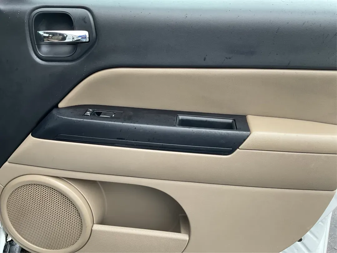 2016 Jeep Patriot Sport (1C4NJRBB5GD) with an 2.4L I-4 DOHC engine, located at 1230 East Main St, Xenia, OH, 45385, (937) 908-9800, 39.688026, -83.910172 - **Adventure Awaits with this 2016 Jeep Patriot Sport at Advantage Car and Credit - New Carlisle!**<br /> <br /> Are you ready to embrace the road less traveled? Whether you're planning weekend getaways with family or searching for the perfect commuter car that can handle a bit of adventure, this 201 - Photo#18