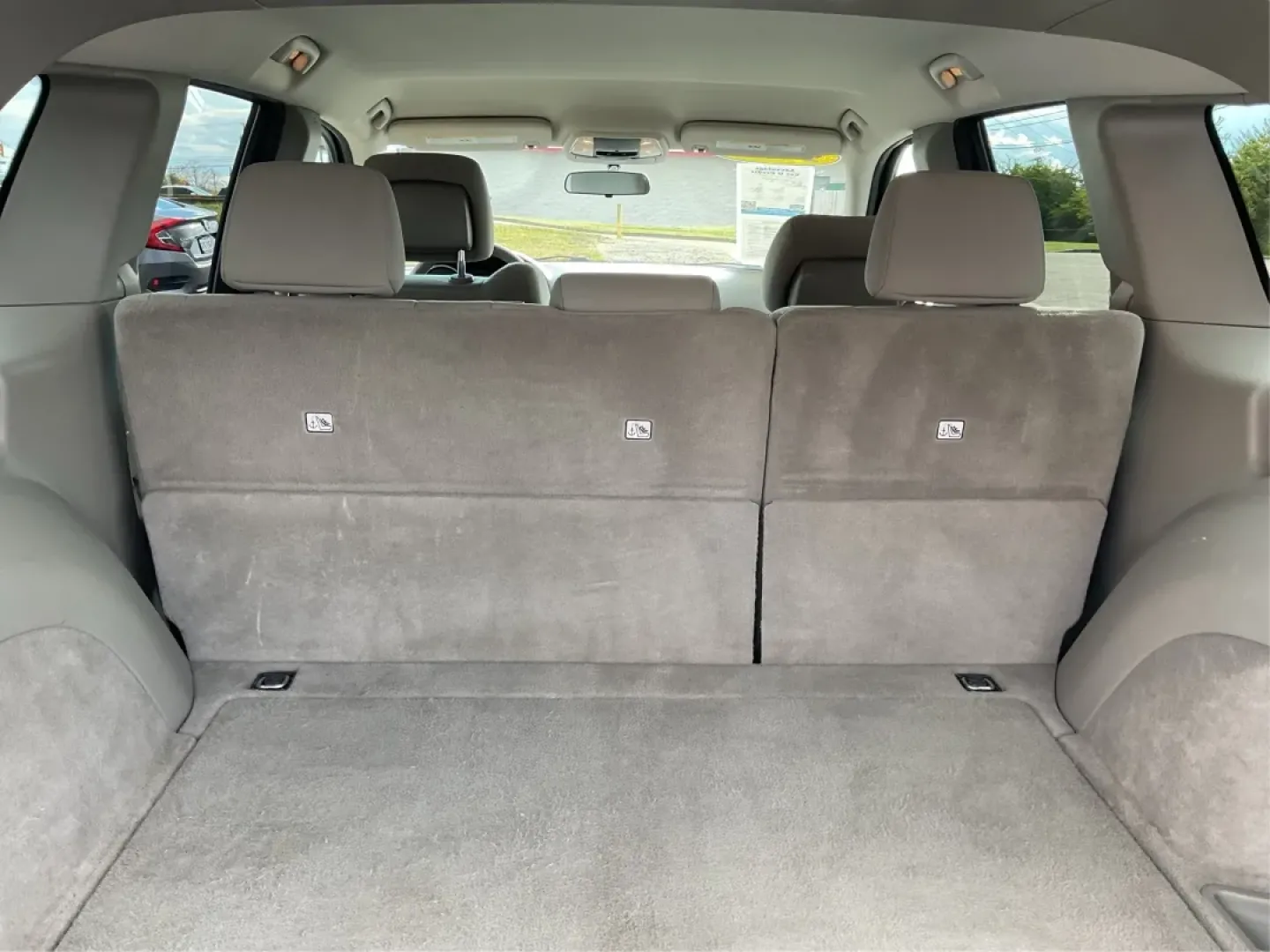 2012 Jeep Grand Cherokee Laredo (1C4RJFAG1CC) with an Other engine, located at 1230 East Main St, Xenia, OH, 45385, (937) 908-9800, 39.688026, -83.910172 - Are you ready to elevate your adventures with a rugged yet refined SUV? Look no further than this 2012 Jeep Grand Cherokee Laredo, now available at Advantage Car and Credit in Xenia, OH. This versatile vehicle is perfect for families embarking on weekend getaways, commuters tackling long drives, or - Photo#12