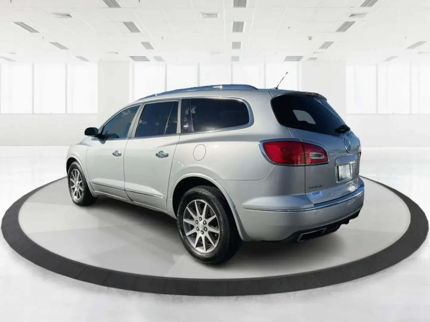 2015 Buick Enclave Leather (5GAKRBKD3FJ) with an 3.6L V-6 gasoline direct injection engine, 6-Speed Automatic Overdrive transmission, located at 4508 South Dixie Dr, Moraine, OH, 45439, (937) 908-9800, 39.689976, -84.218452 - **Discover Your Next Adventure with the 2015 Buick Enclave at Advantage Car and Credit - Piqua!**<br /> <br /> Are you ready to elevate your family adventures or daily commutes? The 2015 Buick Enclave is the perfect vehicle for growing families and weekend explorers alike. With its spacious interior - Photo#3