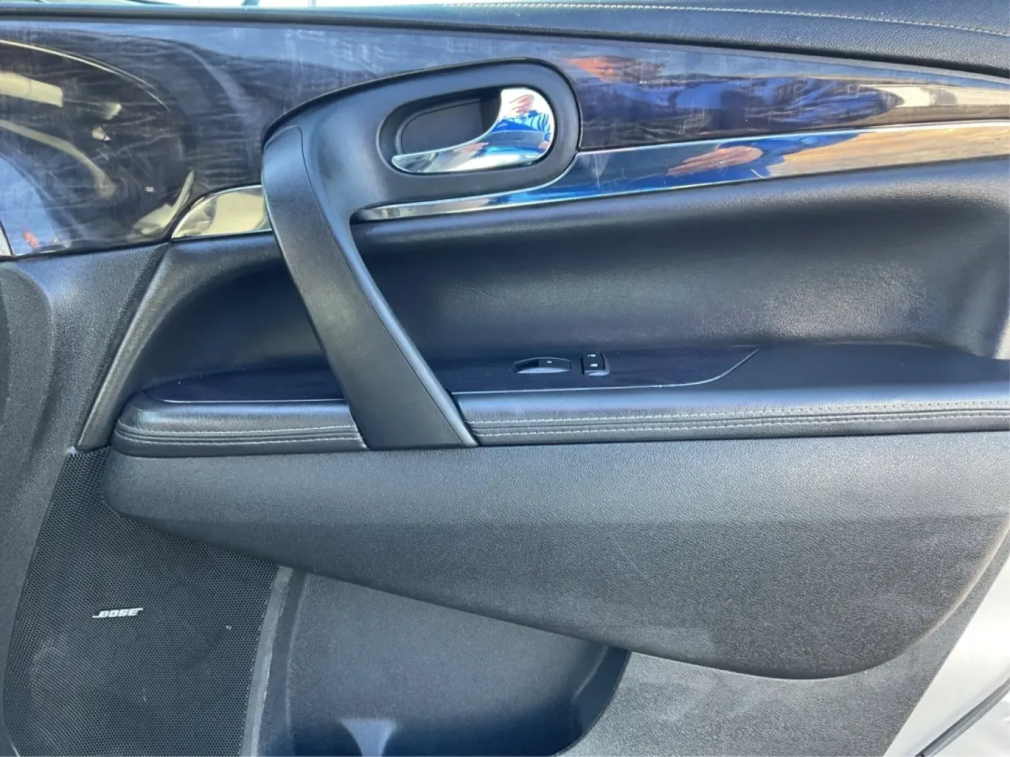 2015 Buick Enclave Leather (5GAKRBKD3FJ) with an 3.6L V-6 gasoline direct injection engine, 6-Speed Automatic Overdrive transmission, located at 4508 South Dixie Dr, Moraine, OH, 45439, (937) 908-9800, 39.689976, -84.218452 - **Discover Your Next Adventure with the 2015 Buick Enclave at Advantage Car and Credit - Piqua!**<br /> <br /> Are you ready to elevate your family adventures or daily commutes? The 2015 Buick Enclave is the perfect vehicle for growing families and weekend explorers alike. With its spacious interior - Photo#19