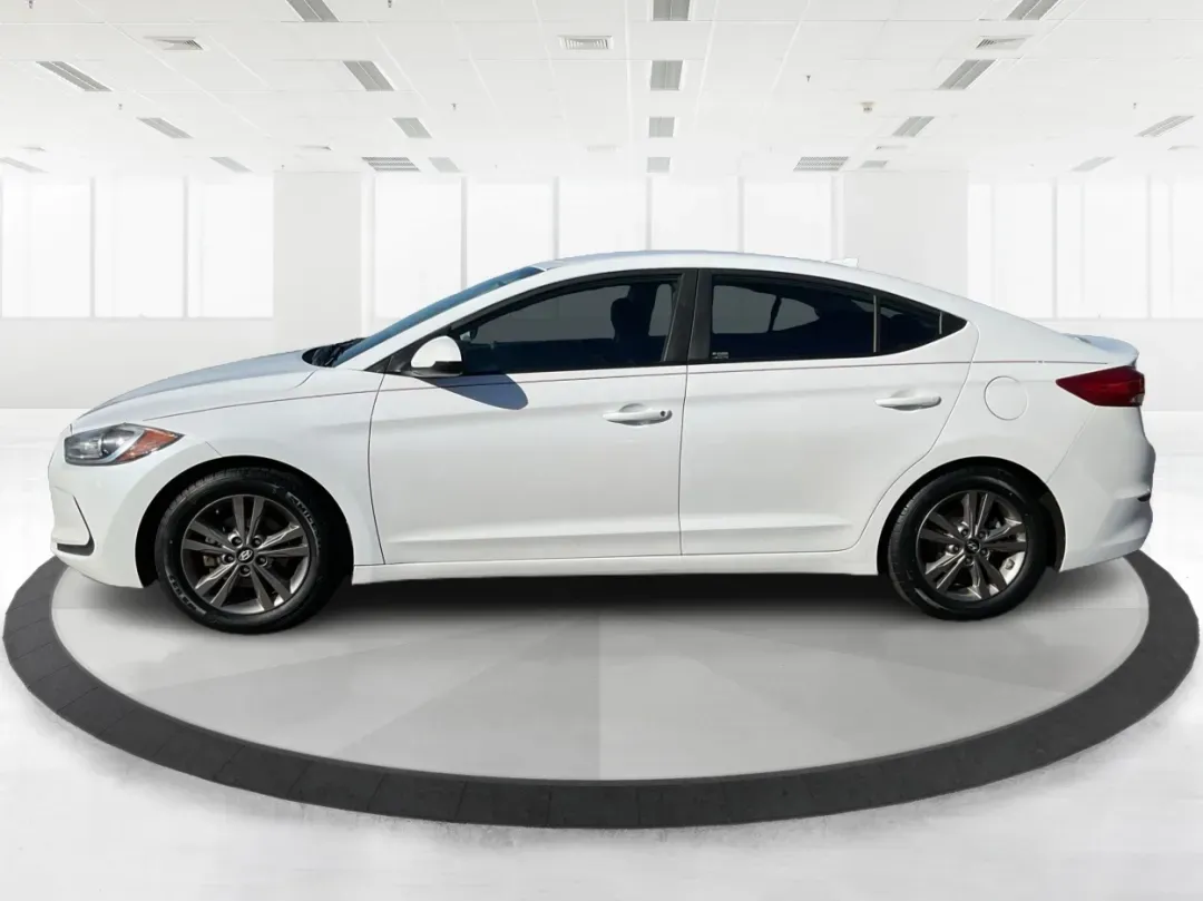 2018 Hyundai Elantra SEL (5NPD84LF6JH) with an Nu 2L I-4 DOHC engine, located at 8750 N County Rd 25A, Piqua, OH, 45356, (937) 908-9800, 40.164391, -84.232513 - **Elevate Your Daily Drive with the 2018 Hyundai Elantra SEL Perfect for Commuters and Families Alike!**<br /> <br /> Are you searching for a reliable and stylish vehicle that fits into your busy lifestyle? At Advantage Car and Credit - Piqua, we understand that finding the right car can be challen - Photo#5