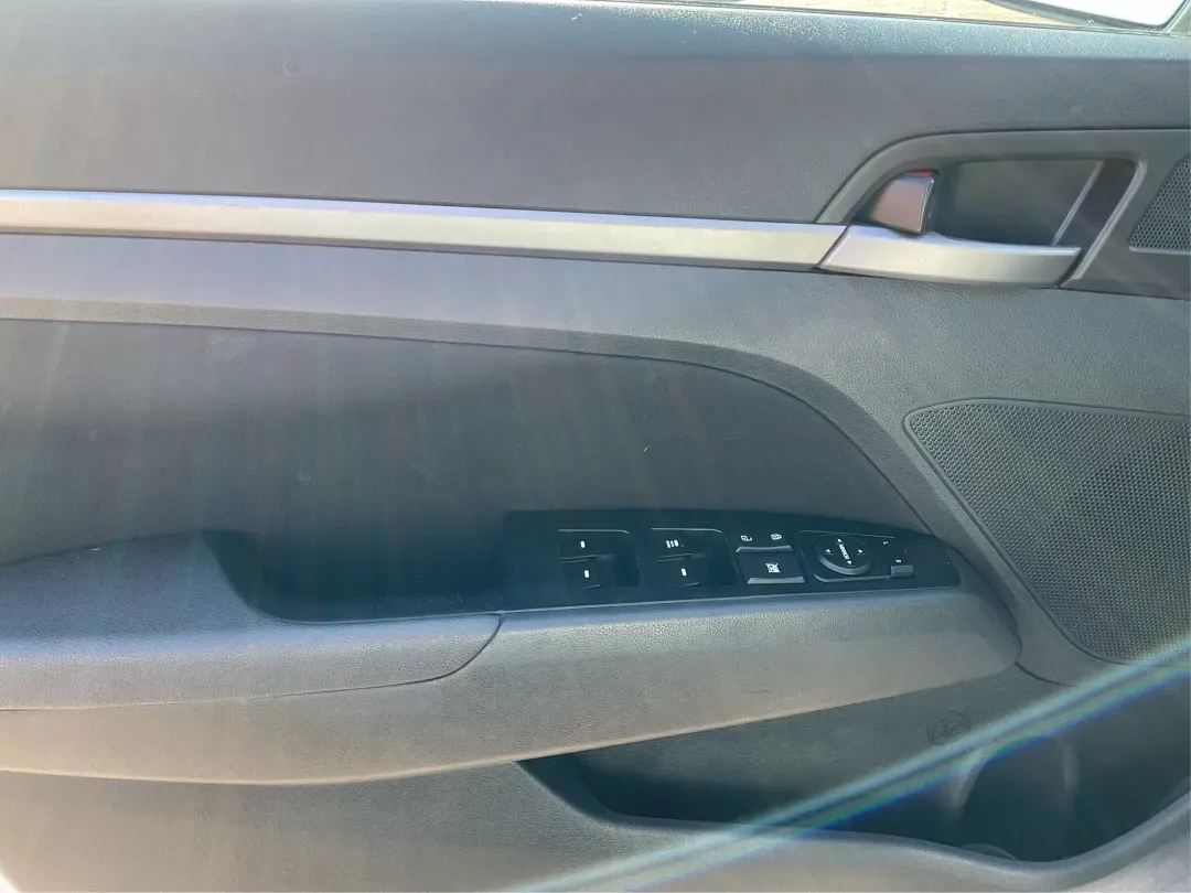 2018 Hyundai Elantra SEL (5NPD84LF6JH) with an Nu 2L I-4 DOHC engine, located at 8750 N County Rd 25A, Piqua, OH, 45356, (937) 908-9800, 40.164391, -84.232513 - **Elevate Your Daily Drive with the 2018 Hyundai Elantra SEL Perfect for Commuters and Families Alike!**<br /> <br /> Are you searching for a reliable and stylish vehicle that fits into your busy lifestyle? At Advantage Car and Credit - Piqua, we understand that finding the right car can be challen - Photo#17