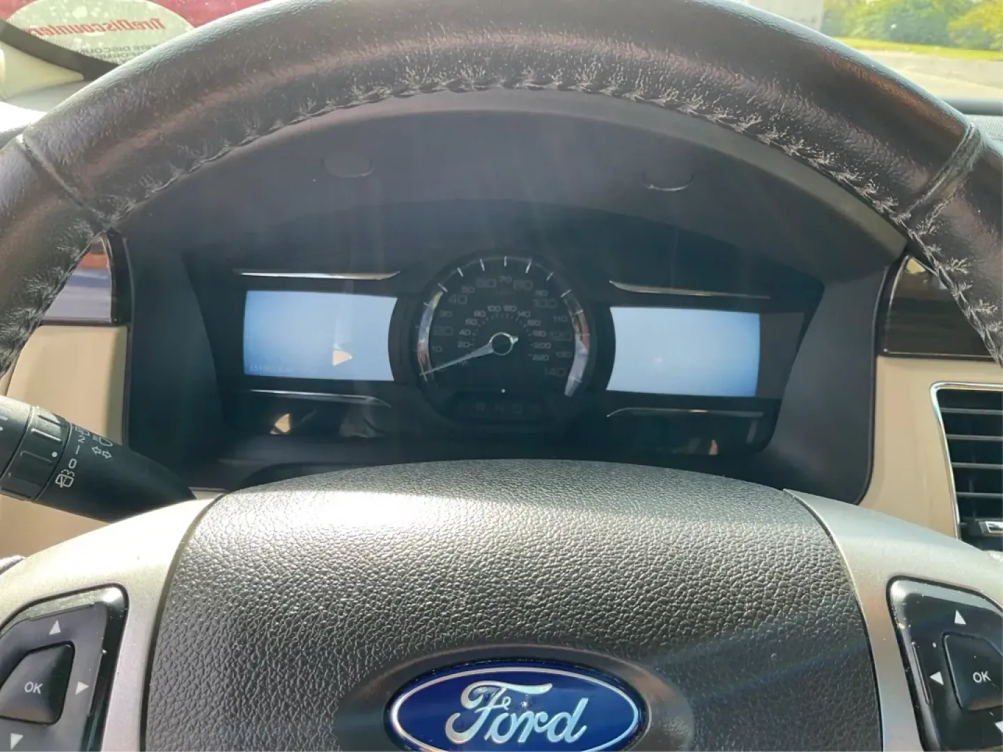 2015 Ford Flex SEL (2FMHK6C89FB) with an 3.5L V-6 DOHC engine, located at 4508 South Dixie Dr, Moraine, OH, 45439, (937) 908-9800, 39.689976, -84.218452 - **Embrace Adventures with the 2015 Ford Flex SEL at Advantage Car and Credit - Moraine!**<br /> <br /> Are you ready to elevate your lifestyle? The 2015 Ford Flex SEL is the perfect blend of comfort, versatility, and style, making it ideal for families and adventurers alike. Whether you're navigatin - Photo#15