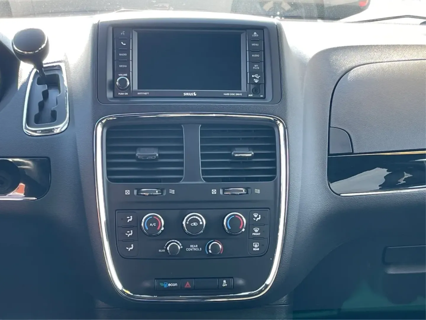 2017 Dodge Grand Caravan SE Plus (2C4RDGBGXHR) with an Pentastar 3.6L V-6 DOHC engine, located at 1230 East Main St, Xenia, OH, 45385, (937) 908-9800, 39.688026, -83.910172 - Are you ready to hit the road for family adventures or daily commutes? The 2017 Dodge Grand Caravan SE Plus is your ideal companion, blending comfort, versatility, and reliability in one stylish package. Perfect for growing families or anyone in need of a spacious ride, this passenger van is designe - Photo#13