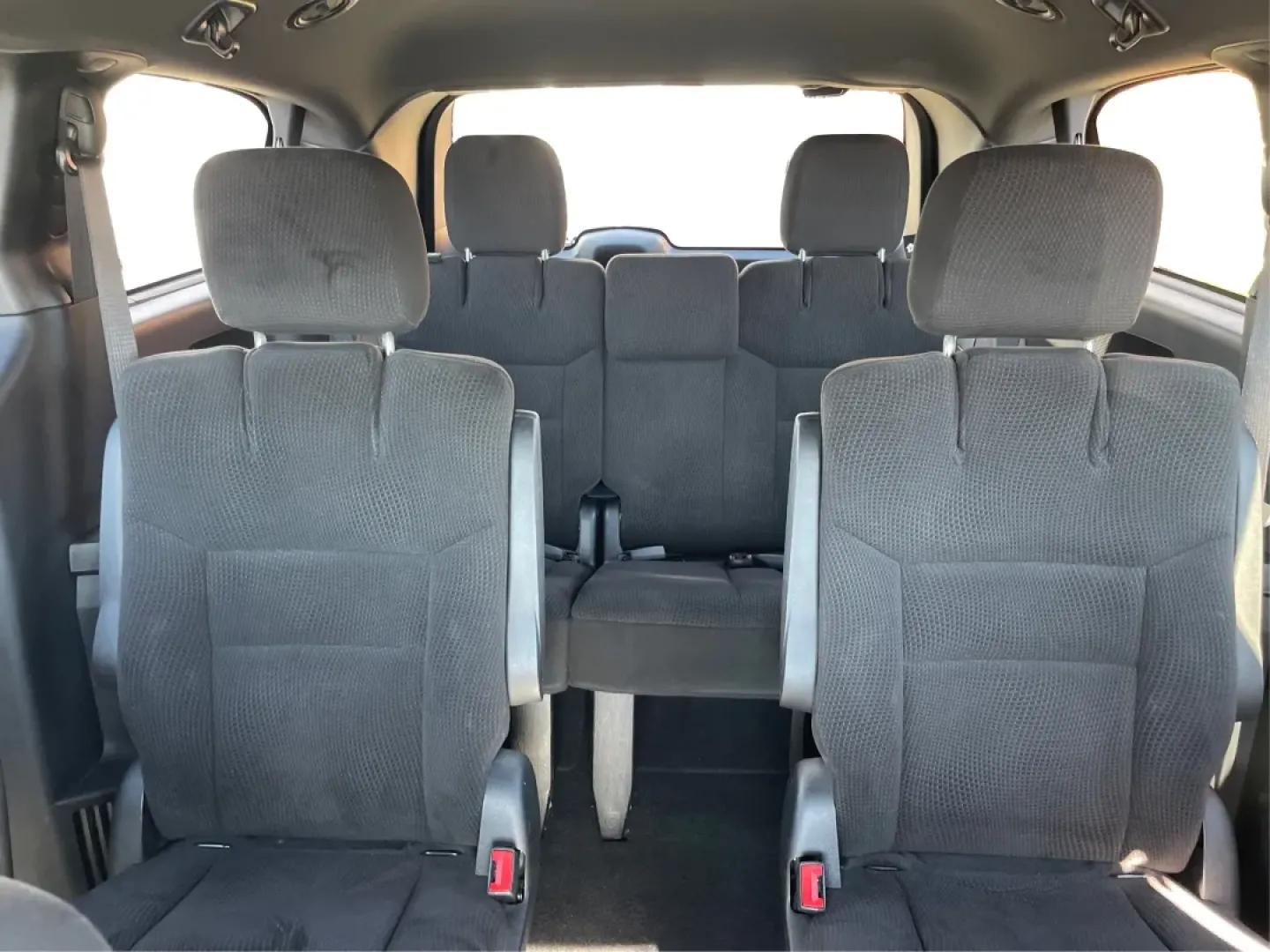 2017 Dodge Grand Caravan SE Plus (2C4RDGBGXHR) with an Pentastar 3.6L V-6 DOHC engine, located at 1230 East Main St, Xenia, OH, 45385, (937) 908-9800, 39.688026, -83.910172 - Are you ready to hit the road for family adventures or daily commutes? The 2017 Dodge Grand Caravan SE Plus is your ideal companion, blending comfort, versatility, and reliability in one stylish package. Perfect for growing families or anyone in need of a spacious ride, this passenger van is designe - Photo#14