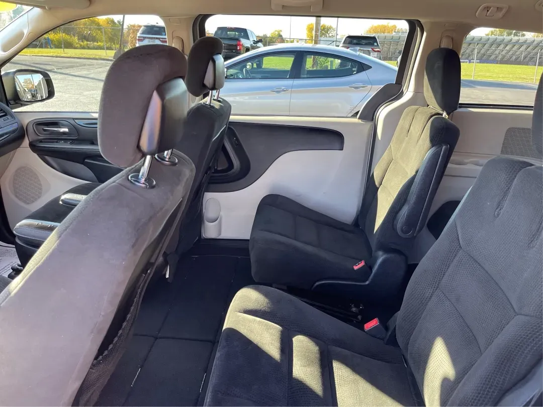 2016 Dodge Grand Caravan SE (2C4RDGBG0GR) with an Pentastar 3.6L V-6 DOHC engine, located at 1184 Kauffman Ave, Fairborn, OH, 45324, (937) 908-9800, 39.807072, -84.030914 - **Experience the Freedom of Family Adventures with the 2016 Dodge Grand Caravan SE!** <br /> <br /> Are you in search of the perfect vehicle for family road trips, daily commutes, or weekend adventures? Look no further than the 2016 Dodge Grand Caravan SE, available at Advantage Car and Credit in X - Photo#10