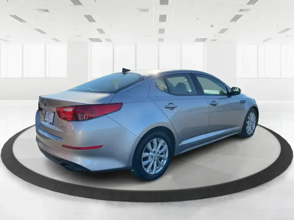 2015 Kia Optima EX (5XXGN4A74FG) with an Theta II 2.4L I-4 gasoline direct injection engine, 6-Speed Automatic transmission, located at 4508 South Dixie Dr, Moraine, OH, 45439, (937) 908-9800, 39.689976, -84.218452 - Experience the perfect blend of style, comfort, and reliability with this 2015 Kia Optima EX at Advantage Car and Credit in Xenia, OH. Whether you're embarking on daily commutes, family road trips, or simply looking for a trusty companion for your adventures, this vehicle is designed to meet your di - Photo#2