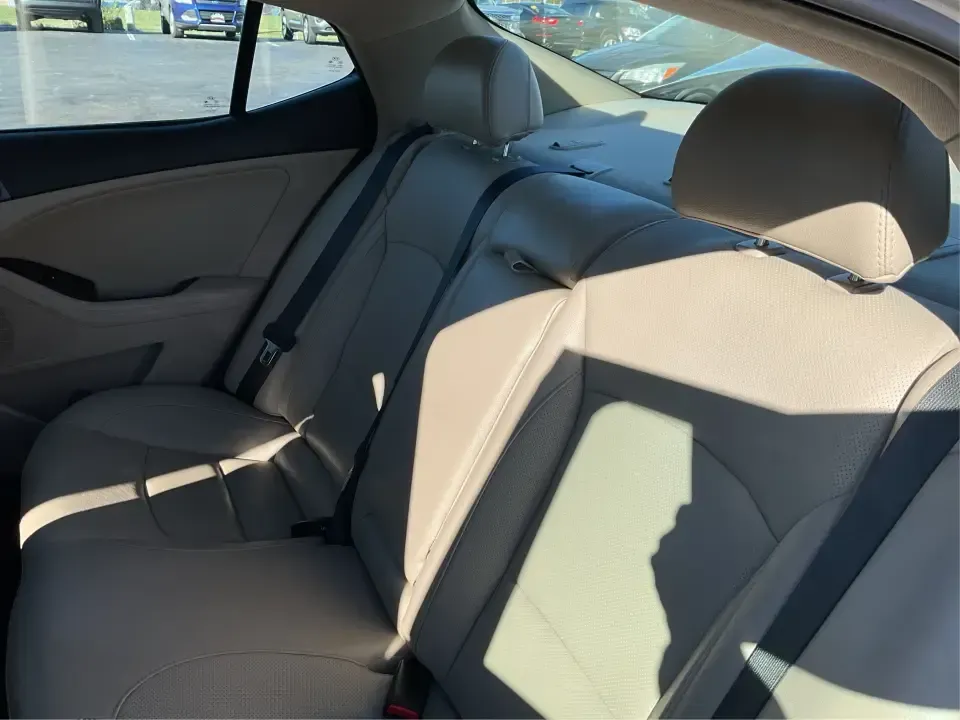 2015 Kia Optima EX (5XXGN4A74FG) with an Theta II 2.4L I-4 gasoline direct injection engine, 6-Speed Automatic transmission, located at 4508 South Dixie Dr, Moraine, OH, 45439, (937) 908-9800, 39.689976, -84.218452 - Experience the perfect blend of style, comfort, and reliability with this 2015 Kia Optima EX at Advantage Car and Credit in Xenia, OH. Whether you're embarking on daily commutes, family road trips, or simply looking for a trusty companion for your adventures, this vehicle is designed to meet your di - Photo#10