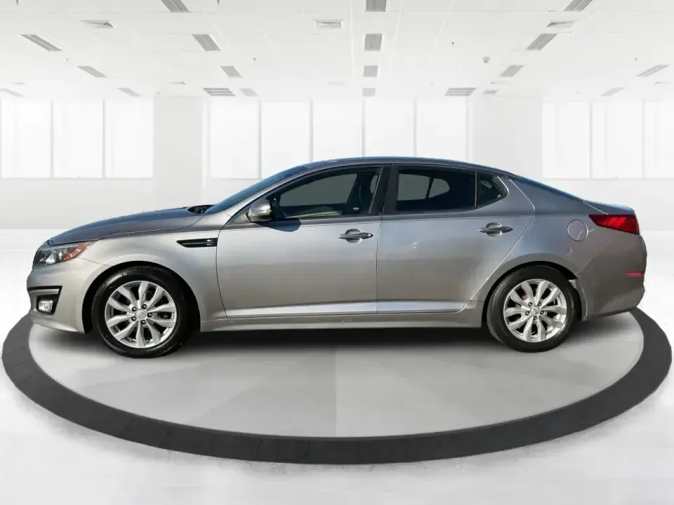 2015 Kia Optima EX (5XXGN4A74FG) with an Theta II 2.4L I-4 gasoline direct injection engine, 6-Speed Automatic transmission, located at 1099 N County Rd 25A, Troy, OH, 45373, (937) 908-9800, 40.057079, -84.212883 - Experience the perfect blend of style, comfort, and reliability with this 2015 Kia Optima EX at Advantage Car and Credit in Xenia, OH. Whether you're embarking on daily commutes, family road trips, or simply looking for a trusty companion for your adventures, this vehicle is designed to meet your di - Photo#5