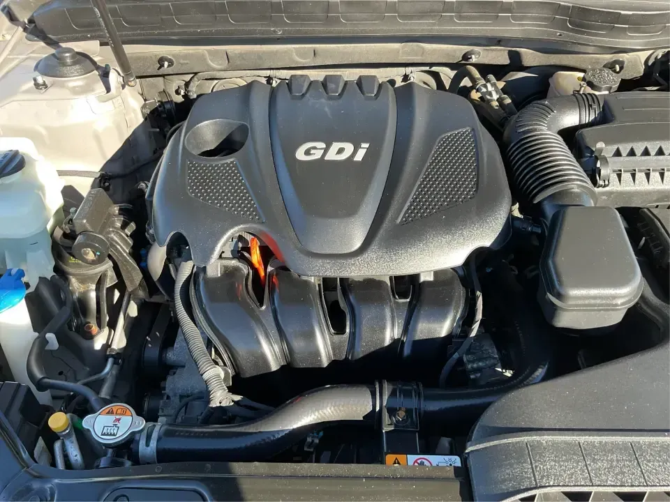 2015 Kia Optima EX (5XXGN4A74FG) with an Theta II 2.4L I-4 gasoline direct injection engine, 6-Speed Automatic transmission, located at 1099 N County Rd 25A, Troy, OH, 45373, (937) 908-9800, 40.057079, -84.212883 - Experience the perfect blend of style, comfort, and reliability with this 2015 Kia Optima EX at Advantage Car and Credit in Xenia, OH. Whether you're embarking on daily commutes, family road trips, or simply looking for a trusty companion for your adventures, this vehicle is designed to meet your di - Photo#11