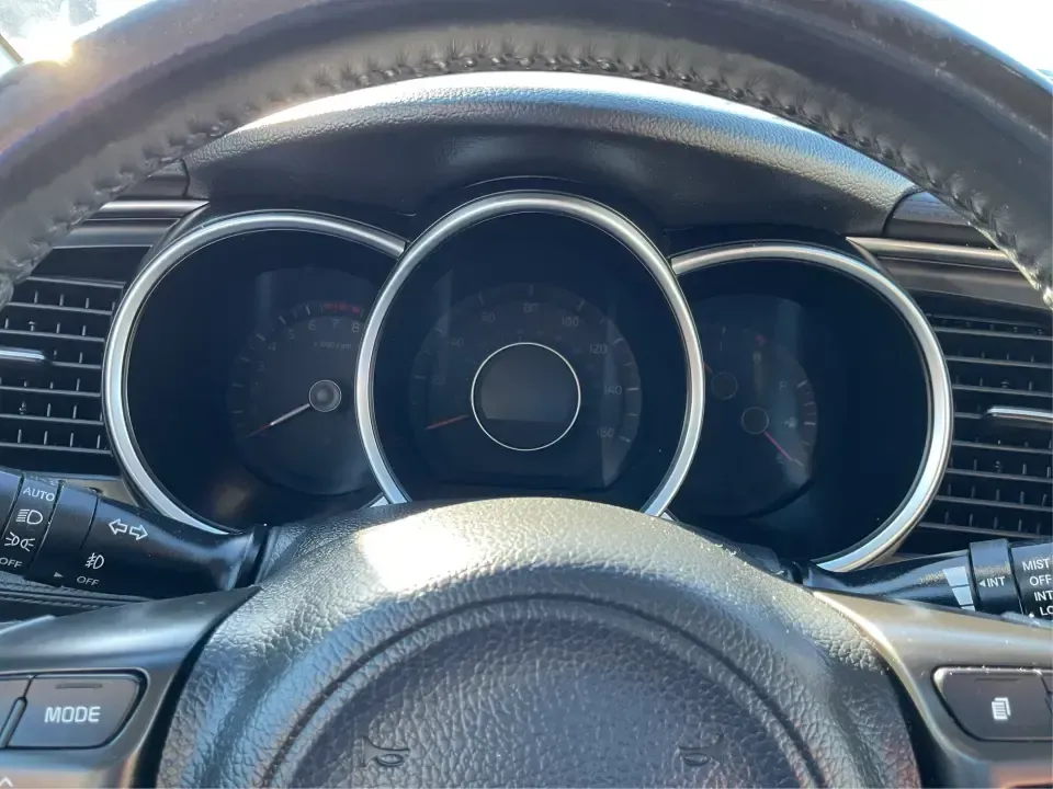 2015 Kia Optima EX (5XXGN4A74FG) with an Theta II 2.4L I-4 gasoline direct injection engine, 6-Speed Automatic transmission, located at 1099 N County Rd 25A, Troy, OH, 45373, (937) 908-9800, 40.057079, -84.212883 - Experience the perfect blend of style, comfort, and reliability with this 2015 Kia Optima EX at Advantage Car and Credit in Xenia, OH. Whether you're embarking on daily commutes, family road trips, or simply looking for a trusty companion for your adventures, this vehicle is designed to meet your di - Photo#15