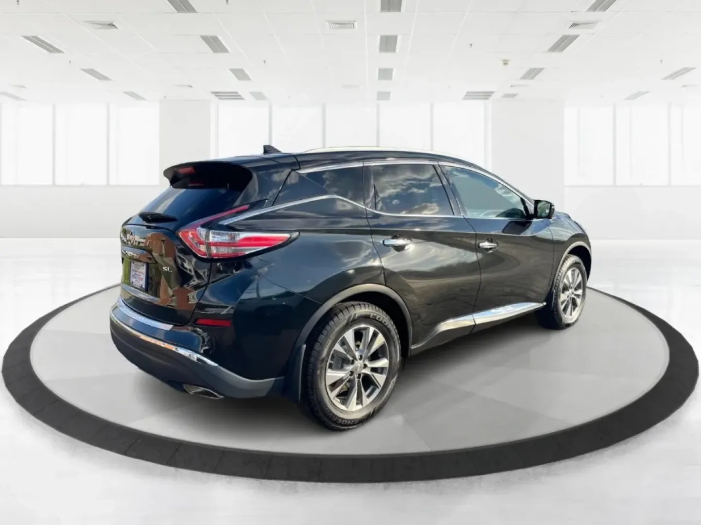2018 Nissan Murano SL (5N1AZ2MG3JN) with an 3.5L V-6 DOHC engine, located at 880 E. National Road, Vandalia, OH, 45377, (937) 908-9800, 39.891918, -84.183594 - **Discover Your Next Adventure with the 2018 Nissan Murano SL Perfect for Growing Families and Weekend Getaways!**<br /> <br /> Are you ready to elevate your driving experience? At Advantage Car and Credit in Vandalia, OH, we are excited to offer a superb 2018 Nissan Murano SL that perfectly balanc - Photo#2