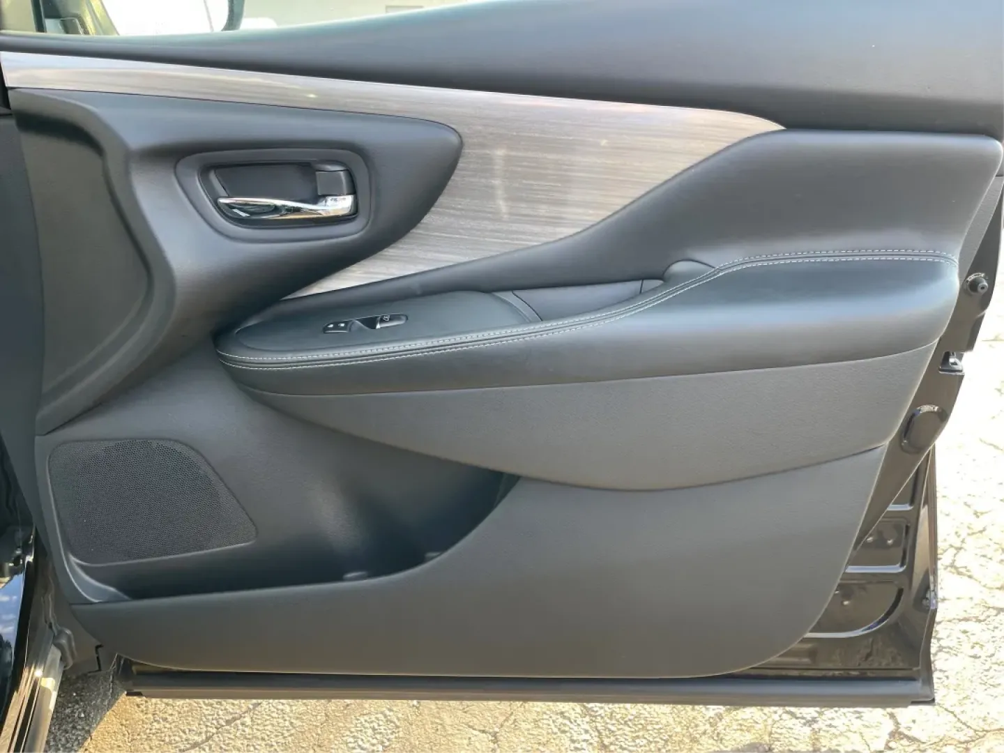 2018 Nissan Murano SL (5N1AZ2MG3JN) with an 3.5L V-6 DOHC engine, located at 880 E. National Road, Vandalia, OH, 45377, (937) 908-9800, 39.891918, -84.183594 - **Discover Your Next Adventure with the 2018 Nissan Murano SL Perfect for Growing Families and Weekend Getaways!**<br /> <br /> Are you ready to elevate your driving experience? At Advantage Car and Credit in Vandalia, OH, we are excited to offer a superb 2018 Nissan Murano SL that perfectly balanc - Photo#20