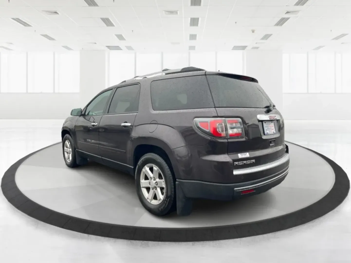 2015 GMC Acadia SLE-2 (1GKKVPKD4FJ) with an 3.6L V-6 gasoline direct injection engine, located at 1099 N County Rd 25A, Troy, OH, 45373, (937) 908-9800, 40.057079, -84.212883 - **Explore the Open Road with the 2015 GMC Acadia SLE-2 Your Family's Adventure Awaits!**<br /> <br /> Are you ready to elevate your family adventures? The 2015 GMC Acadia SLE-2 is the perfect choice for families seeking both comfort and versatility. With its spacious interior, powerful performance, - Photo#4