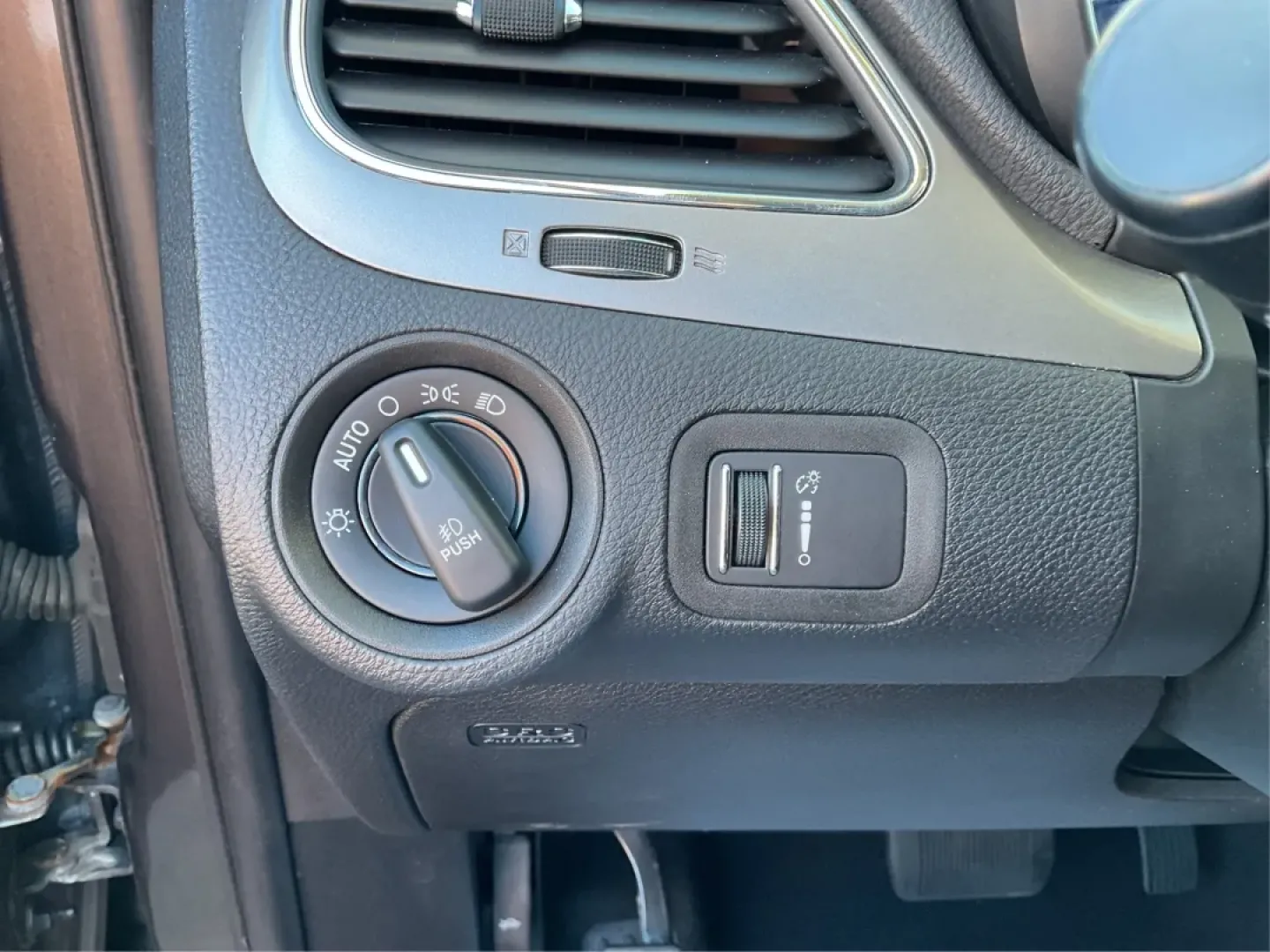 2018 Dodge Journey Crossroad AWD (3C4PDDGG8JT) with an Pentastar 3.6L V-6 DOHC engine, located at 1099 N County Rd 25A, Troy, OH, 45373, (937) 908-9800, 40.057079, -84.212883 - **Discover Your Next Adventure with the 2018 Dodge Journey Crossroad AWD at Advantage Car and Credit!**<br /> <br /> Are you ready to elevate your family's weekend getaways or conquer your daily commute with style and confidence? The 2018 Dodge Journey Crossroad AWD is the perfect vehicle for those - Photo#17