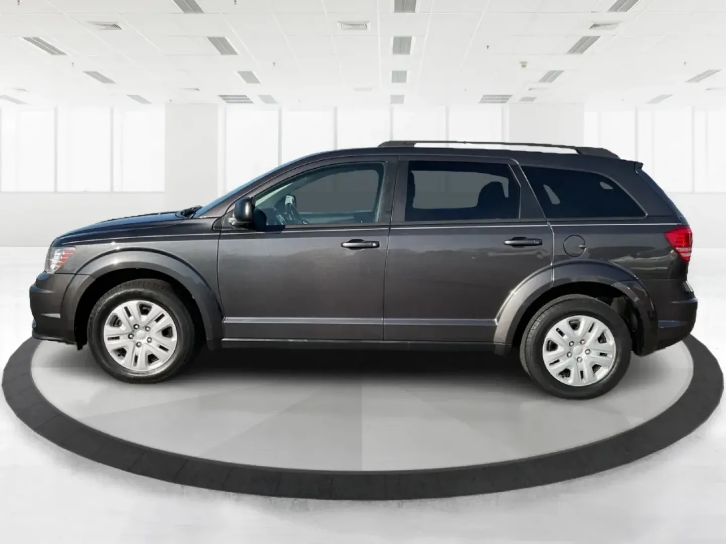 2016 Dodge Journey SE (3C4PDCAB8GT) with an Tigershark MultiAir 2.4L I-4 DOHC engine, located at 401 Woodman Dr, Riverside, OH, 45431, (937) 908-9800, 39.760899, -84.123421 - **Experience Life in Motion with the 2016 Dodge Journey SE SUV at Advantage Car and Credit - Moraine!**<br /> <br /> Are you ready to elevate your lifestyle? The 2016 Dodge Journey SE is the perfect blend of style, comfort, and versatility, making it the ideal SUV for growing families, weekend adven - Photo#4