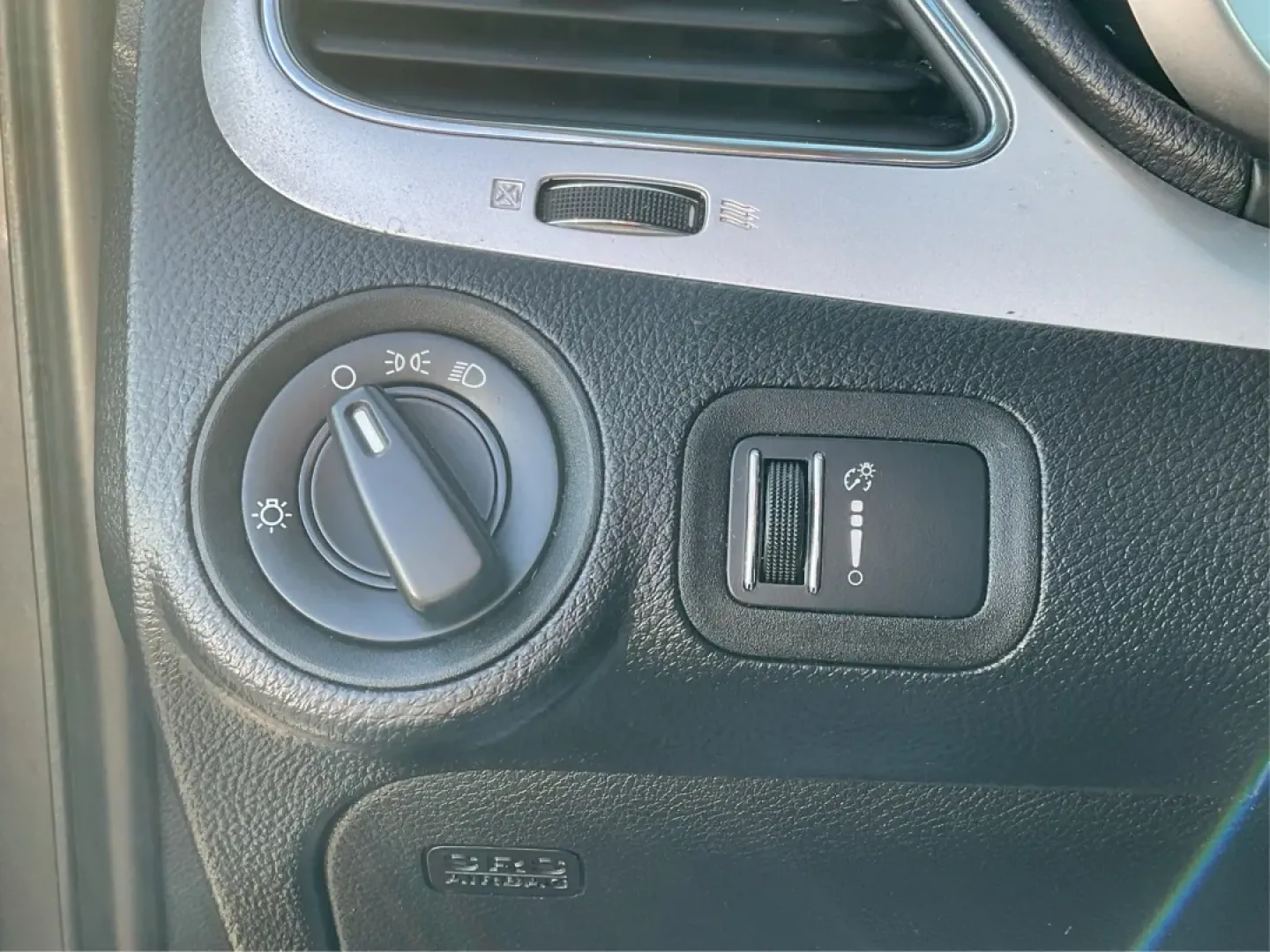 2016 Dodge Journey SE (3C4PDCAB8GT) with an Tigershark MultiAir 2.4L I-4 DOHC engine, located at 401 Woodman Dr, Riverside, OH, 45431, (937) 908-9800, 39.760899, -84.123421 - **Experience Life in Motion with the 2016 Dodge Journey SE SUV at Advantage Car and Credit - Moraine!**<br /> <br /> Are you ready to elevate your lifestyle? The 2016 Dodge Journey SE is the perfect blend of style, comfort, and versatility, making it the ideal SUV for growing families, weekend adven - Photo#16