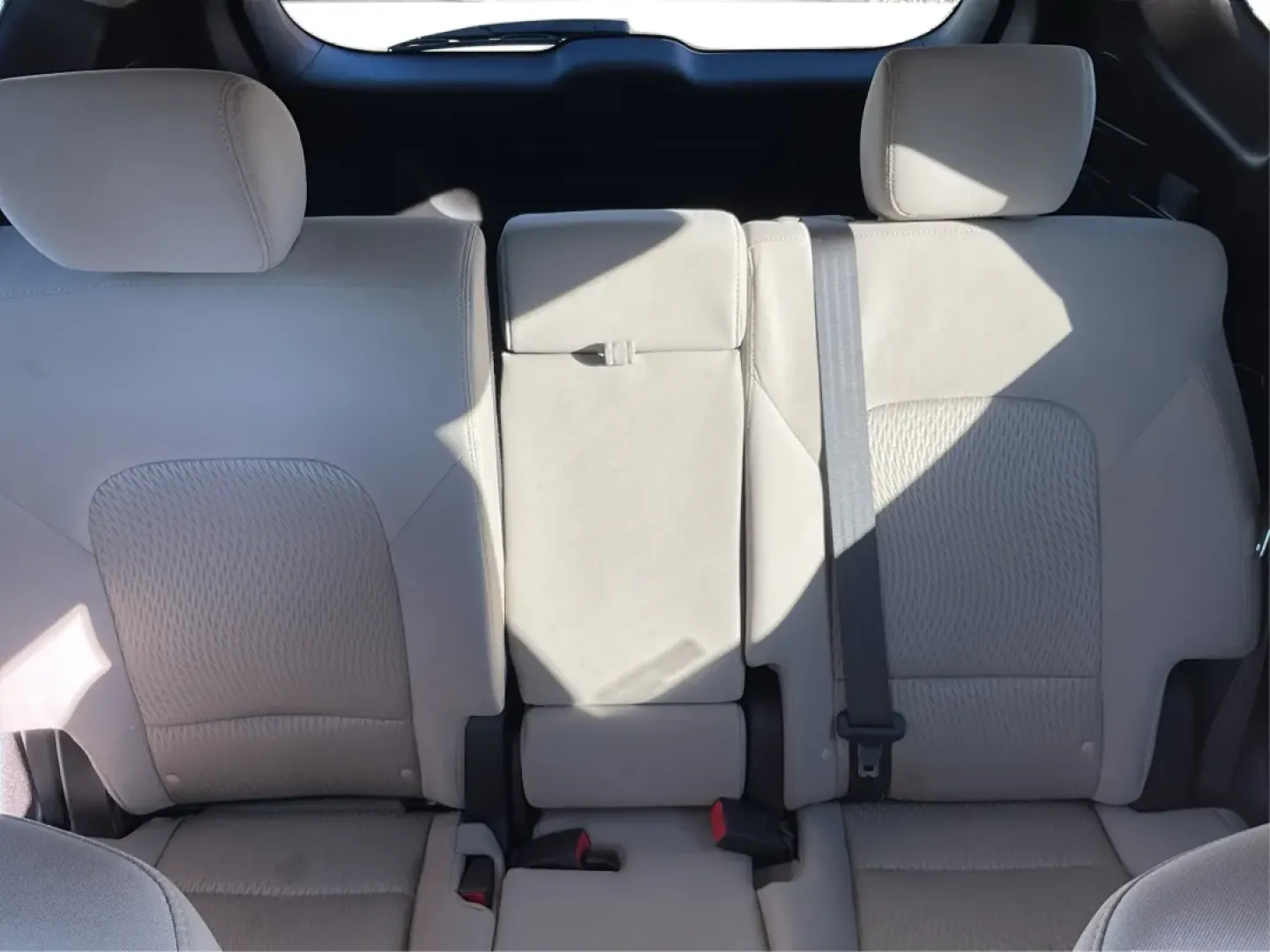 2014 Hyundai Santa Fe 2.4L (5XYZUDLBXEG) with an Theta II 2.4L I-4 gasoline direct injection engine, located at 8750 N County Rd 25A, Piqua, OH, 45356, (937) 908-9800, 40.164391, -84.232513 - **Explore New Adventures in the 2014 Hyundai Santa Fe from Advantage Car and Credit - Piqua!**<br /> <br /> Are you ready to elevate your family outings or weekend adventures? Look no further than this stunning 2014 Hyundai Santa Fe, perfect for those who crave both comfort and versatility in their - Photo#14