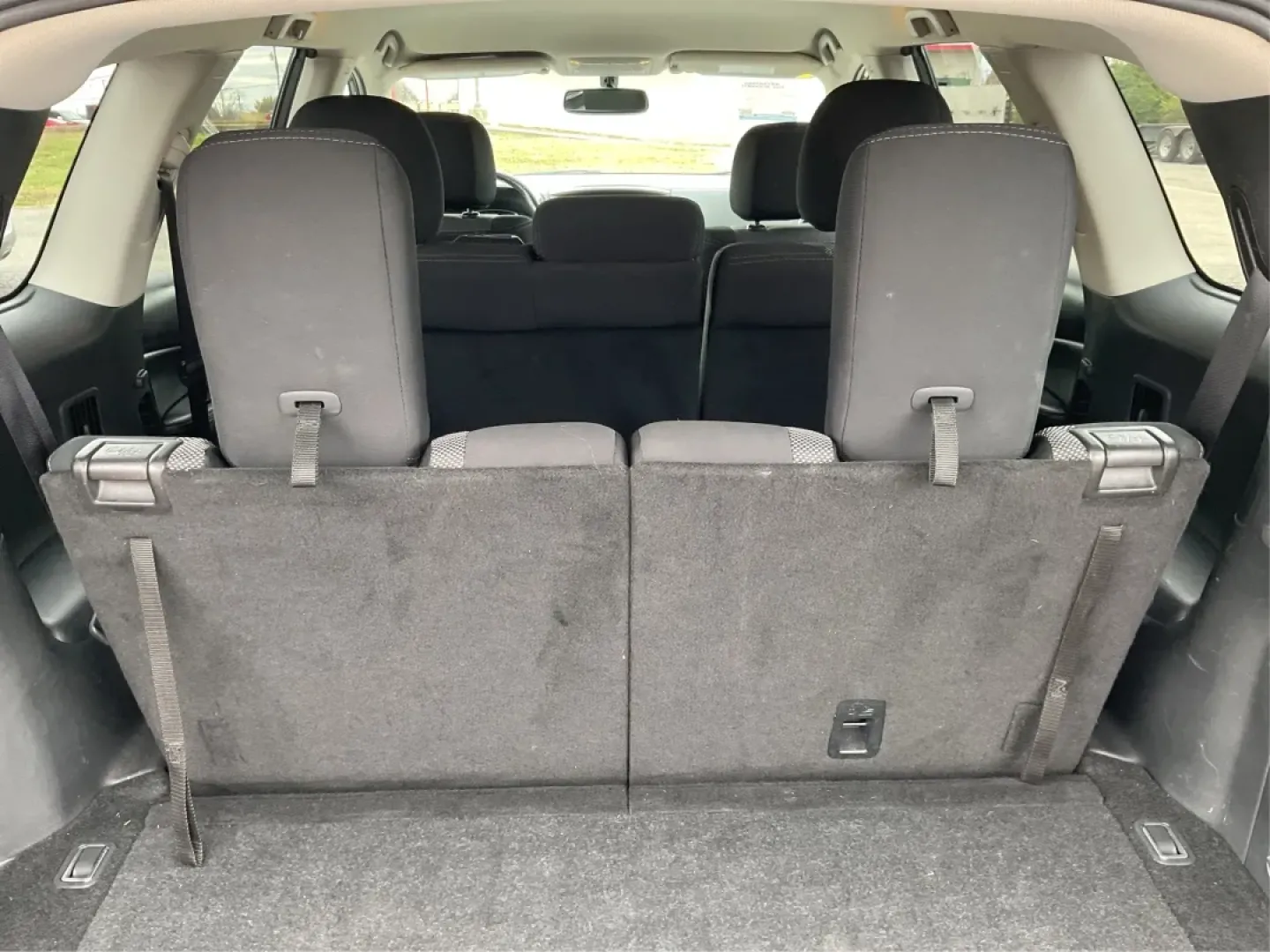 2018 Nissan Pathfinder SV (5N1DR2MM1JC) with an 3.5L V-6 gasoline direct injection engine, located at 4508 South Dixie Dr, Moraine, OH, 45439, (937) 908-9800, 39.689976, -84.218452 - Are you ready to elevate your family adventures or weekend getaways? Look no further than the 2018 Nissan Pathfinder SV, available now at Advantage Car and Credit in Vandalia, OH. Perfectly designed for growing families, this spacious SUV is not only a reliable daily driver but also an ideal compani - Photo#12