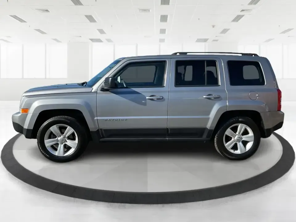 2016 Jeep Patriot Sport (1C4NJPBB6GD) with an 2.4L L4 DOHC 16V engine, Automatic transmission, located at 8750 N County Rd 25A, Piqua, OH, 45356, (937) 908-9800, 40.164391, -84.232513 - **Adventure Awaits with the 2016 Jeep Patriot Sport! Perfect for Your Next Journey!**<br /> <br /> Are you ready to tackle family road trips, weekend getaways, or daily commutes with confidence? The 2016 Jeep Patriot Sport is the versatile SUV you've been searching for! This rugged vehicle combines - Photo#5