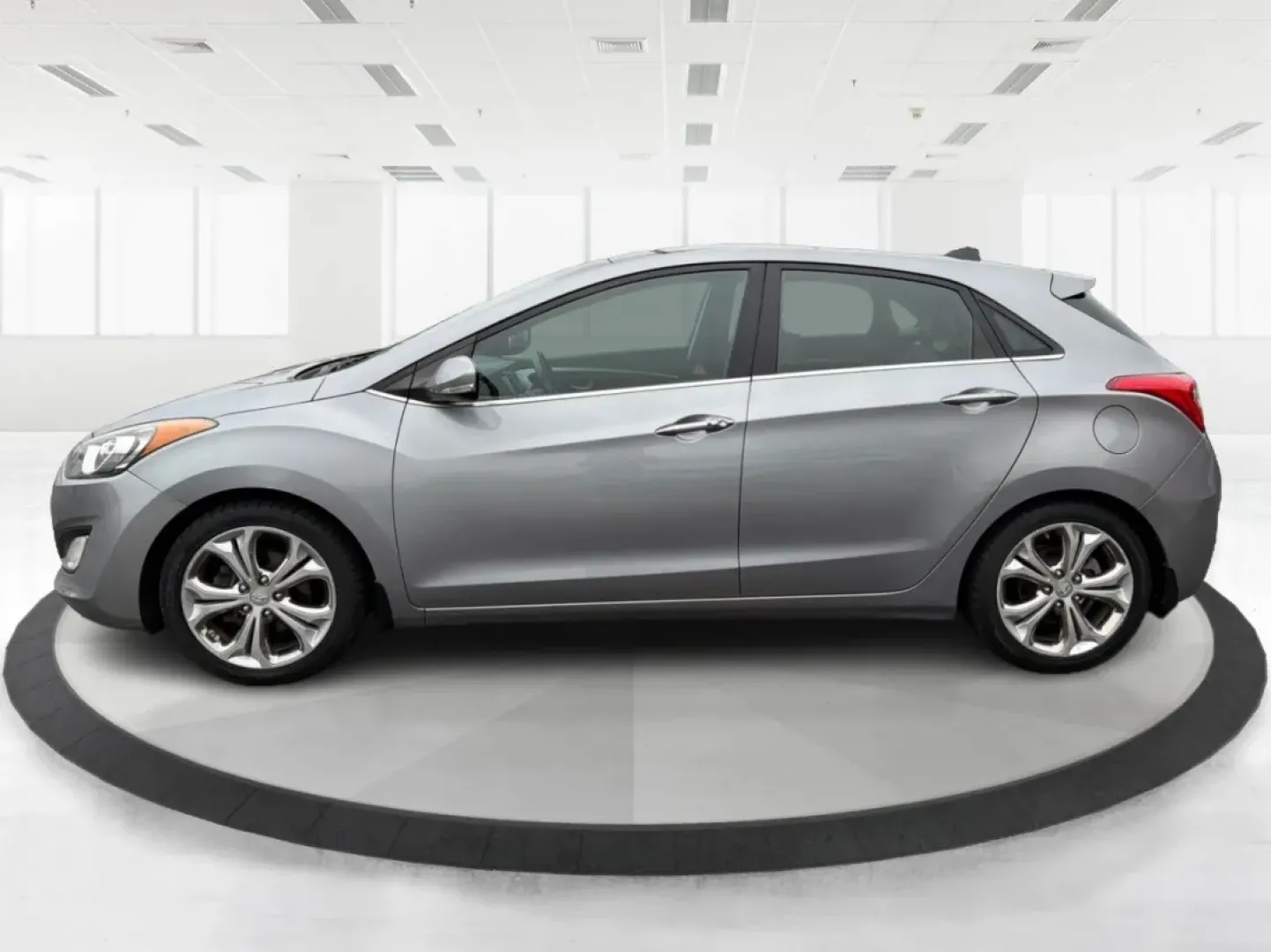 2016 Hyundai Elantra GT HB (KMHD35LH0GU) with an Other engine, located at 401 Woodman Dr, Riverside, OH, 45431, (937) 908-9800, 39.760899, -84.123421 - **Discover Your Next Adventure with the 2016 Hyundai Elantra GT at Advantage Car and Credit Riverside!** <br /> <br /> Are you ready to elevate your daily commute or family road trips with a stylish and reliable vehicle? The 2016 Hyundai Elantra GT is the perfect blend of comfort, efficiency, and p - Photo#5